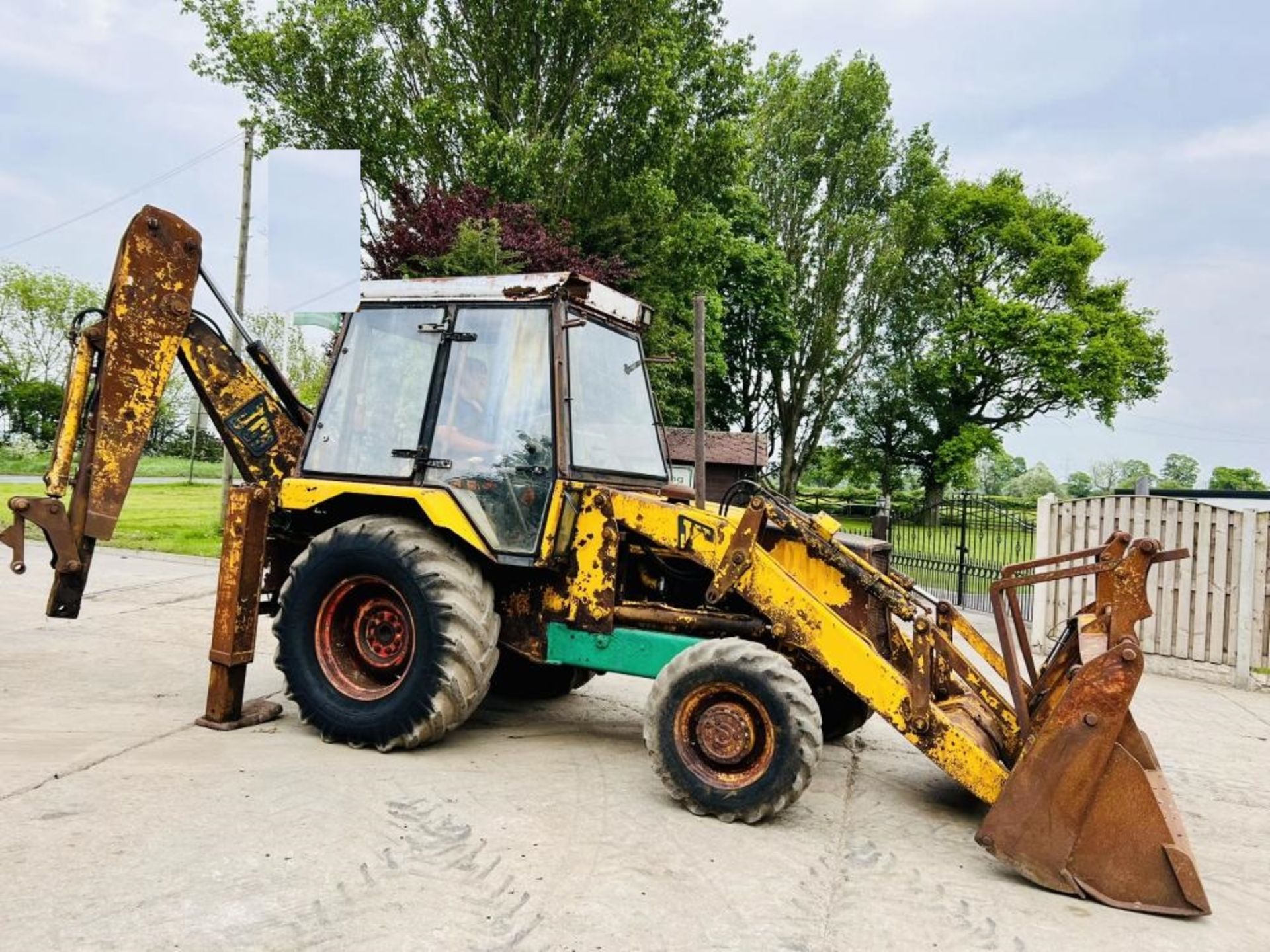 JCB 3CX PROJECT 7 4WD BACKHOE DIGGER C/W EXTENDING DIG - Image 2 of 13