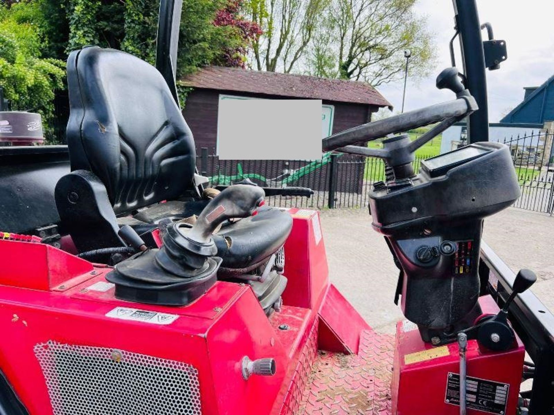 SCHAFFER 5050-Z 4WD LOADING SHOVEL C/W THREE IN ONE BUCKET - Image 5 of 16