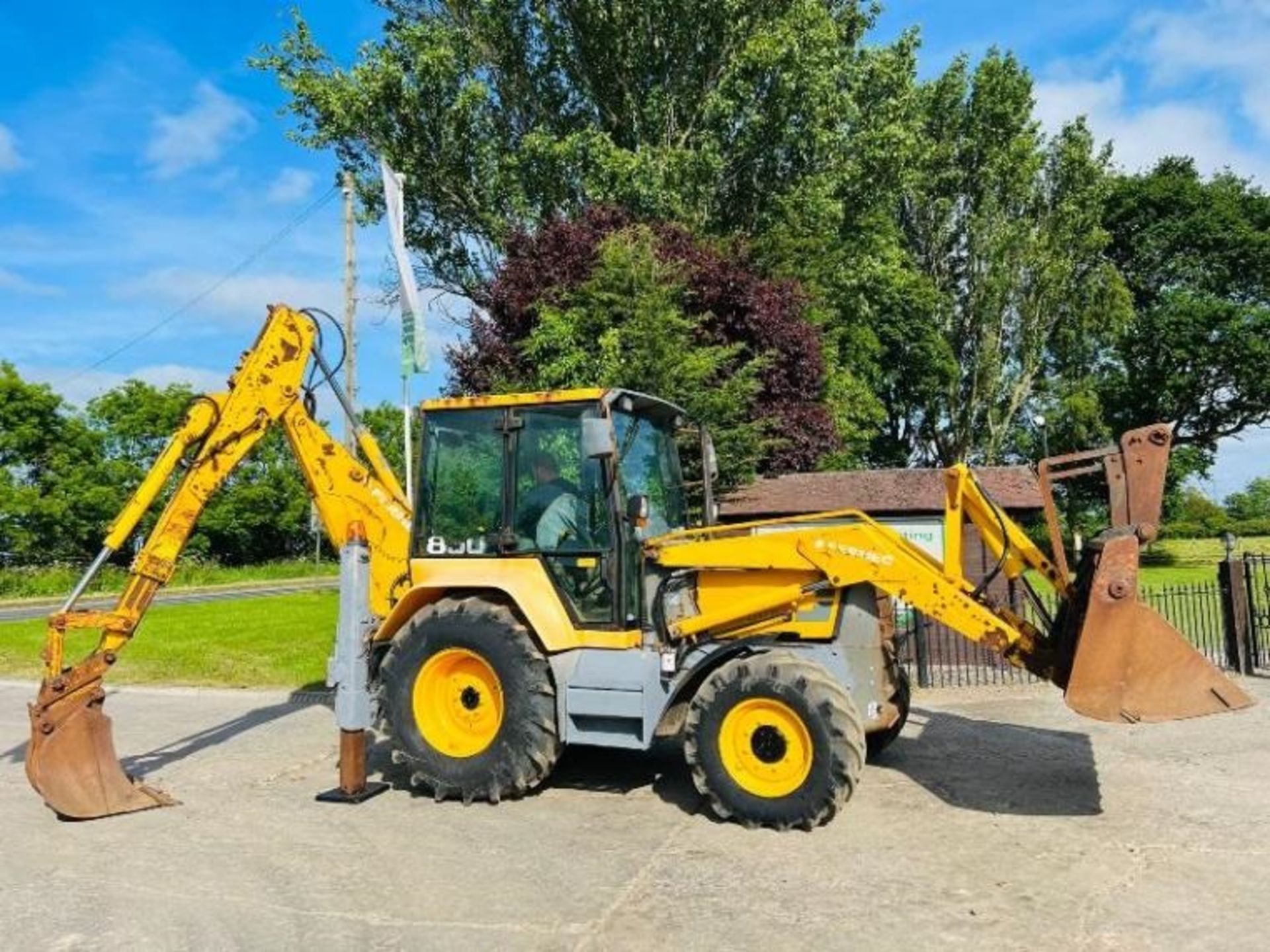 FERMEC 860 4WD BACKHOE DIGGER C/W EXTENDING DIG - Image 3 of 14