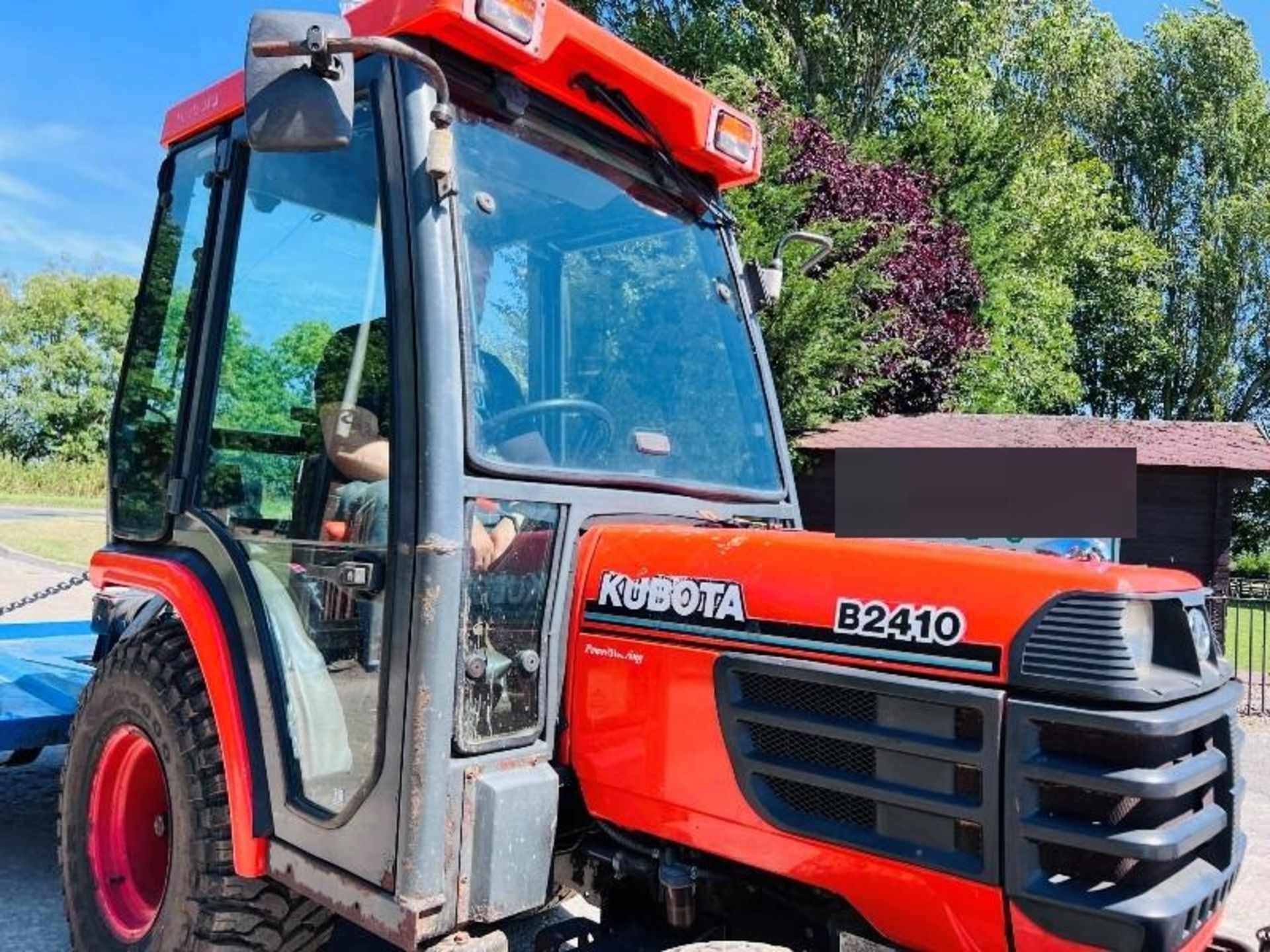 KUBOTA B2410 4WD COMPACT TRACTOR C/W FLEMMING TOPPER & FRONT WEIGHTS - Image 15 of 19