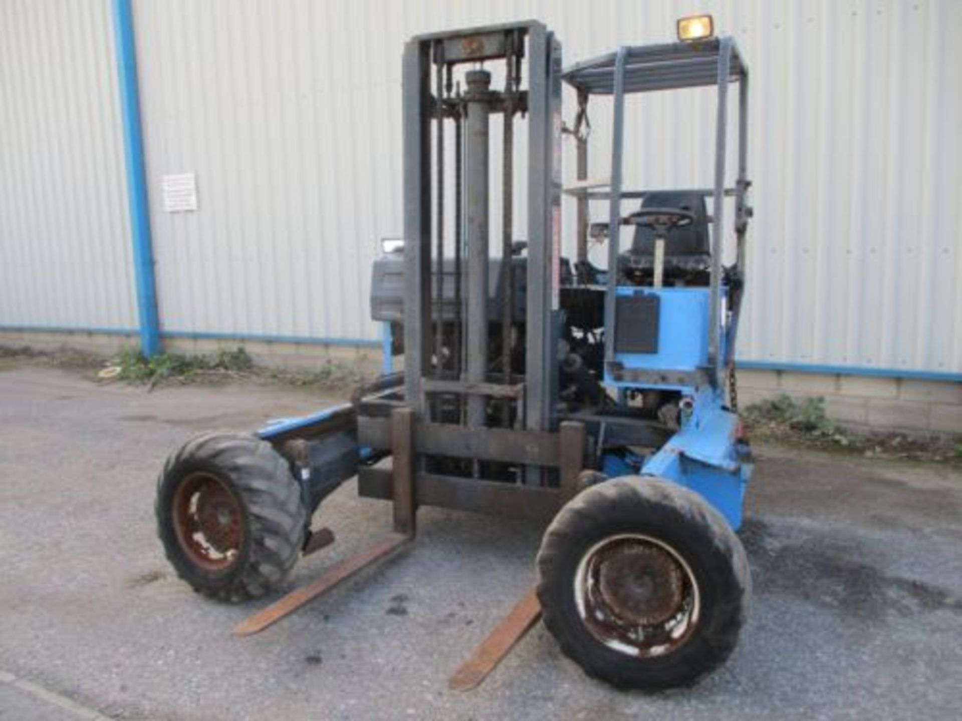 MOFFETT MOUNTY M2403W4W FORK LIFT FORKLIFT 4 WAY SIDE LOADER COMBI LIFT TRUCK - Image 5 of 13