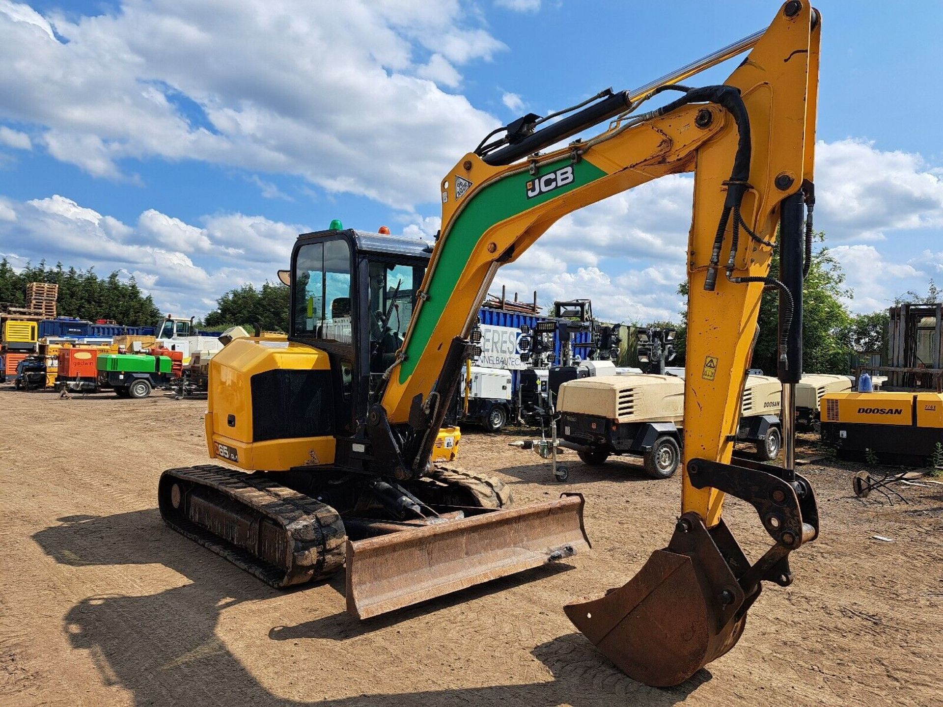 JCB 65R DIGGER EXCAVATOR - Image 2 of 10