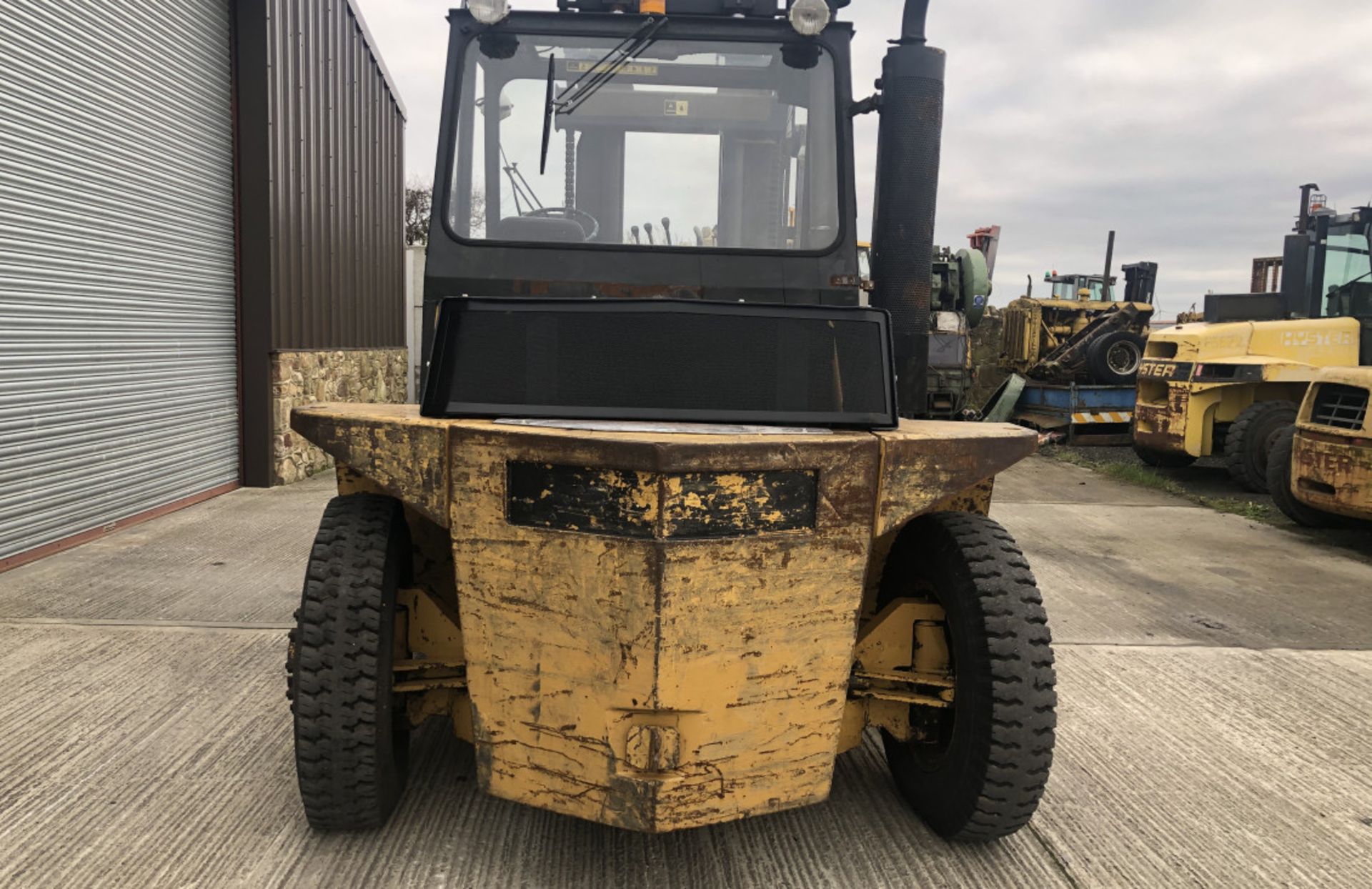 CAT V200C 10 TON DIESEL FORKLIFT - Image 6 of 8