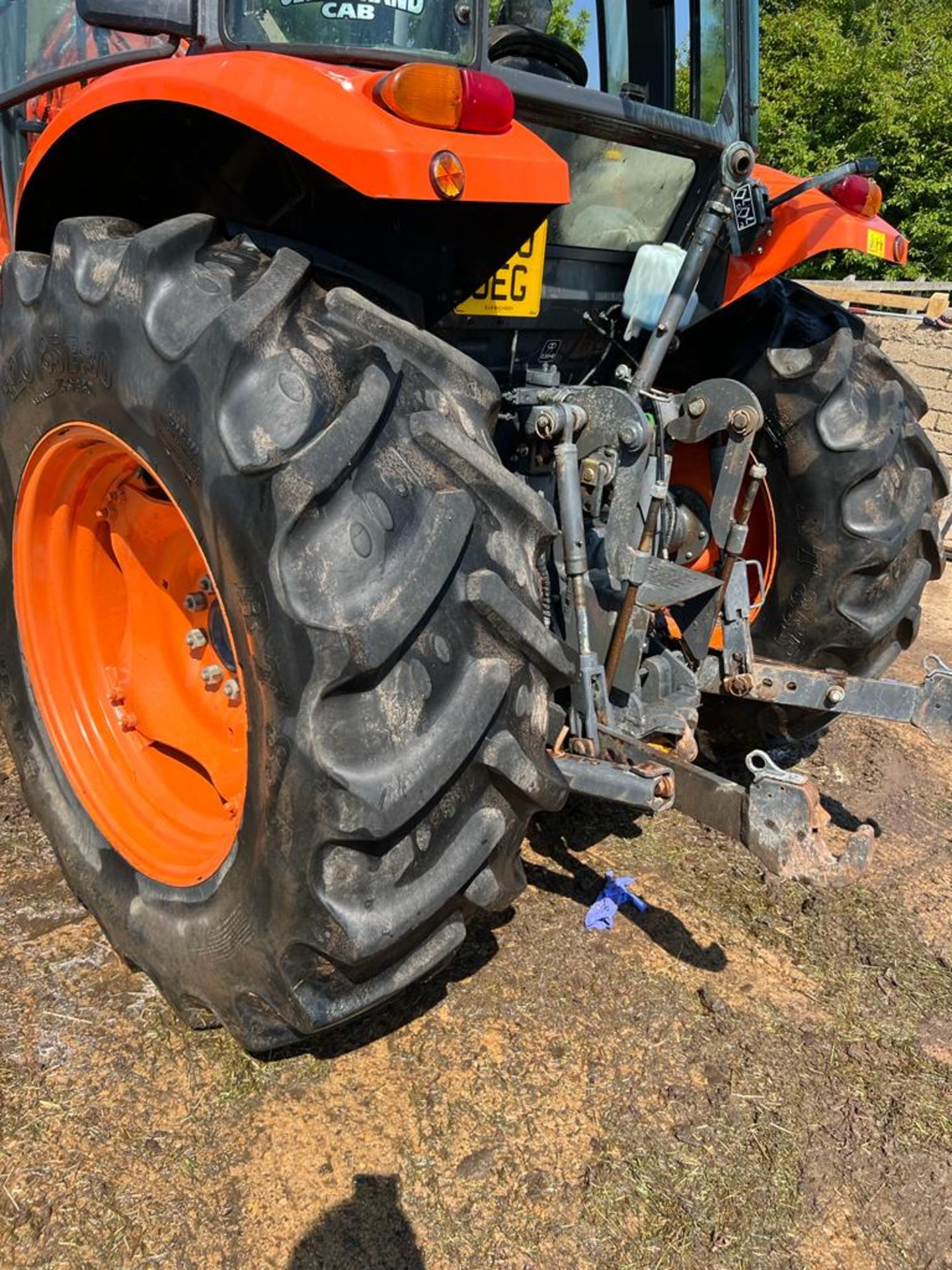 2010 KUBOTA M8540 LOADER TRACTOR - Image 5 of 8