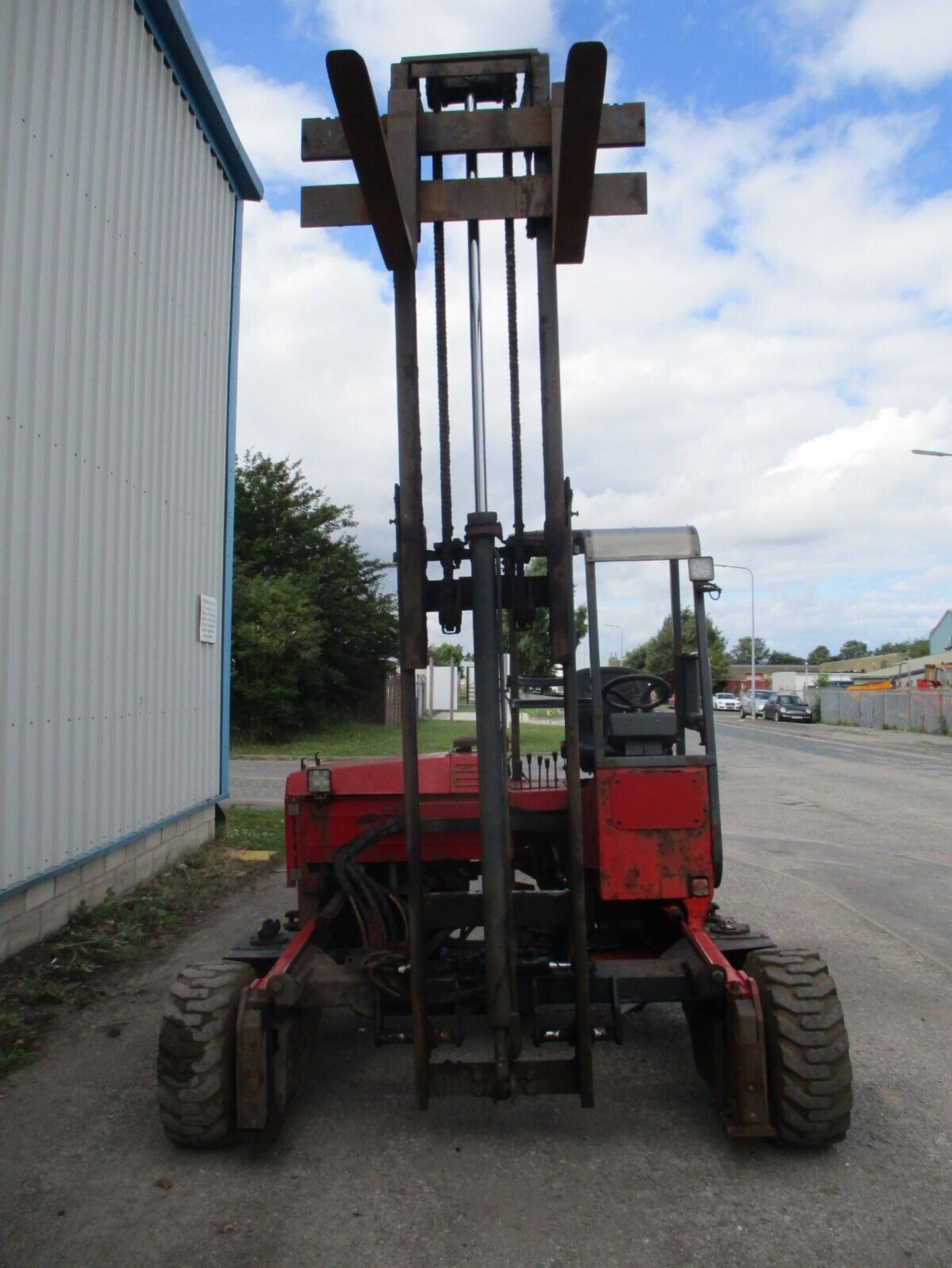 2005 MOFFETT MOUNTY M5 20.3 FORK LIFT FORKLIFT TRUCK MOUNTED 2 TON 3WD - Image 9 of 10