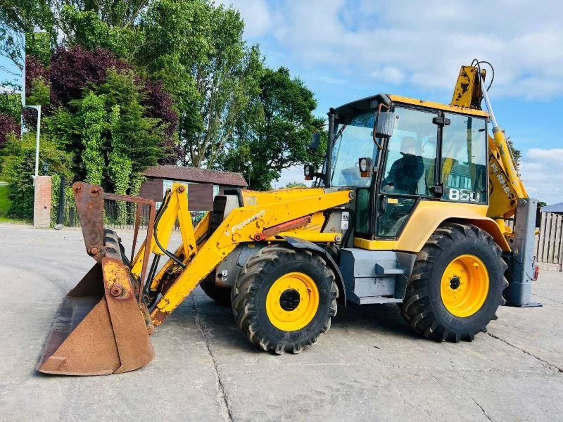 FERMEC 860 4WD BACKHOE DIGGER C/W EXTENDING DIG - Image 2 of 14