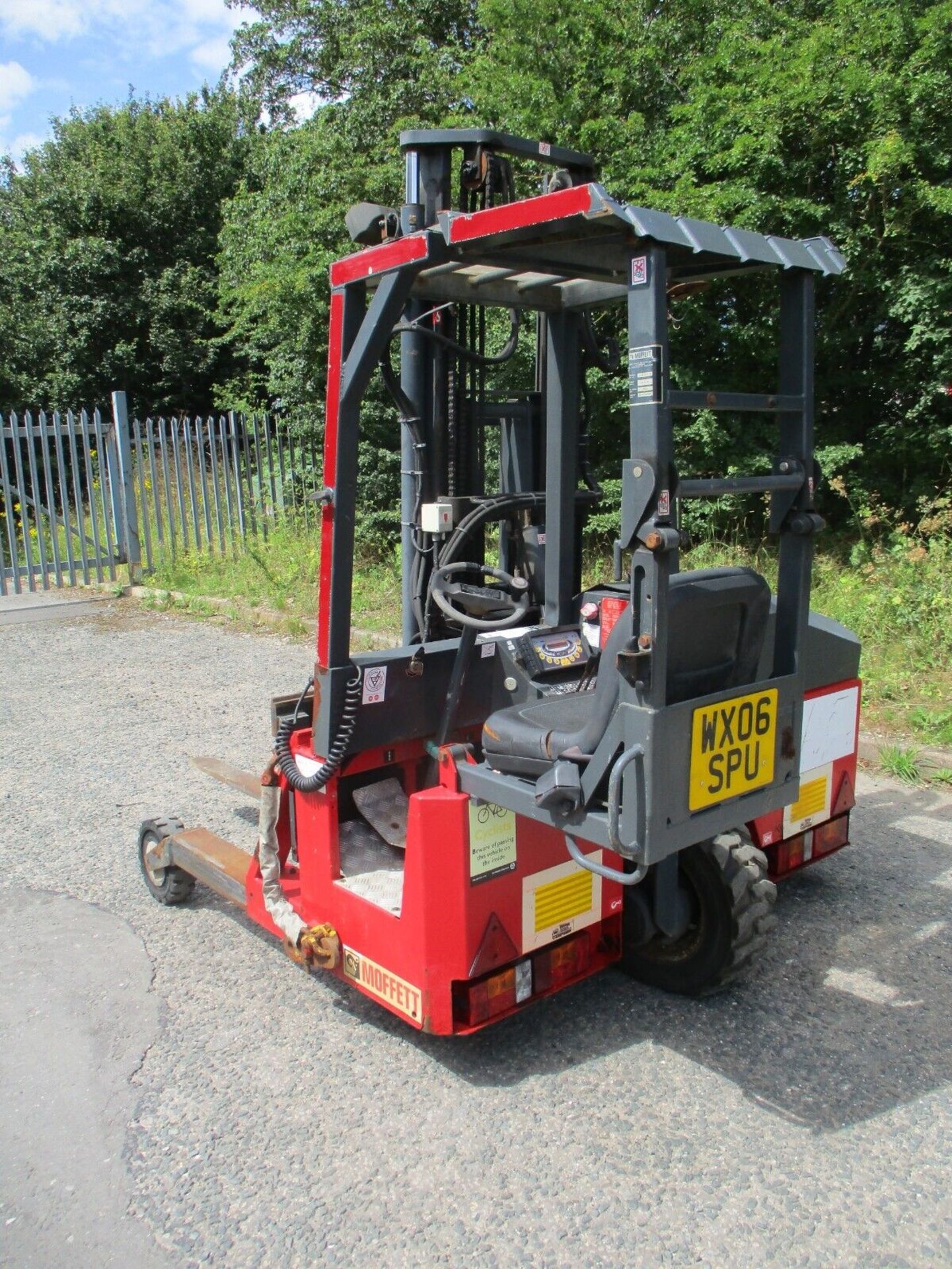 2006 MOFFETT MOUNTY M4 20.1 FORK LIFT FORKLIFT TRUCK MOUNTED 2 TON - Image 7 of 15