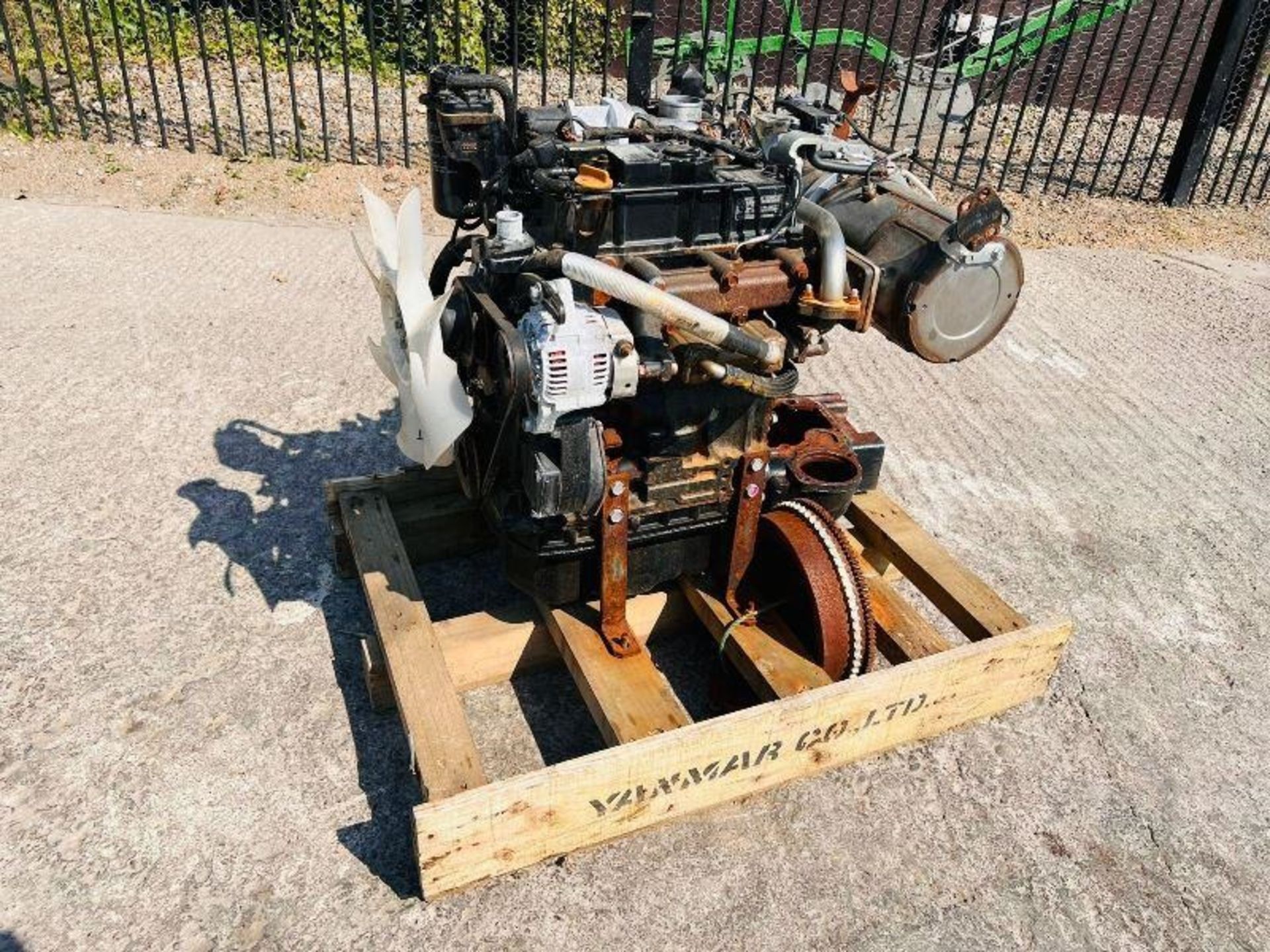 UNUSED YANMAR 3TNV88C-DY12 3 CYLINDER ENGINE - Image 4 of 12