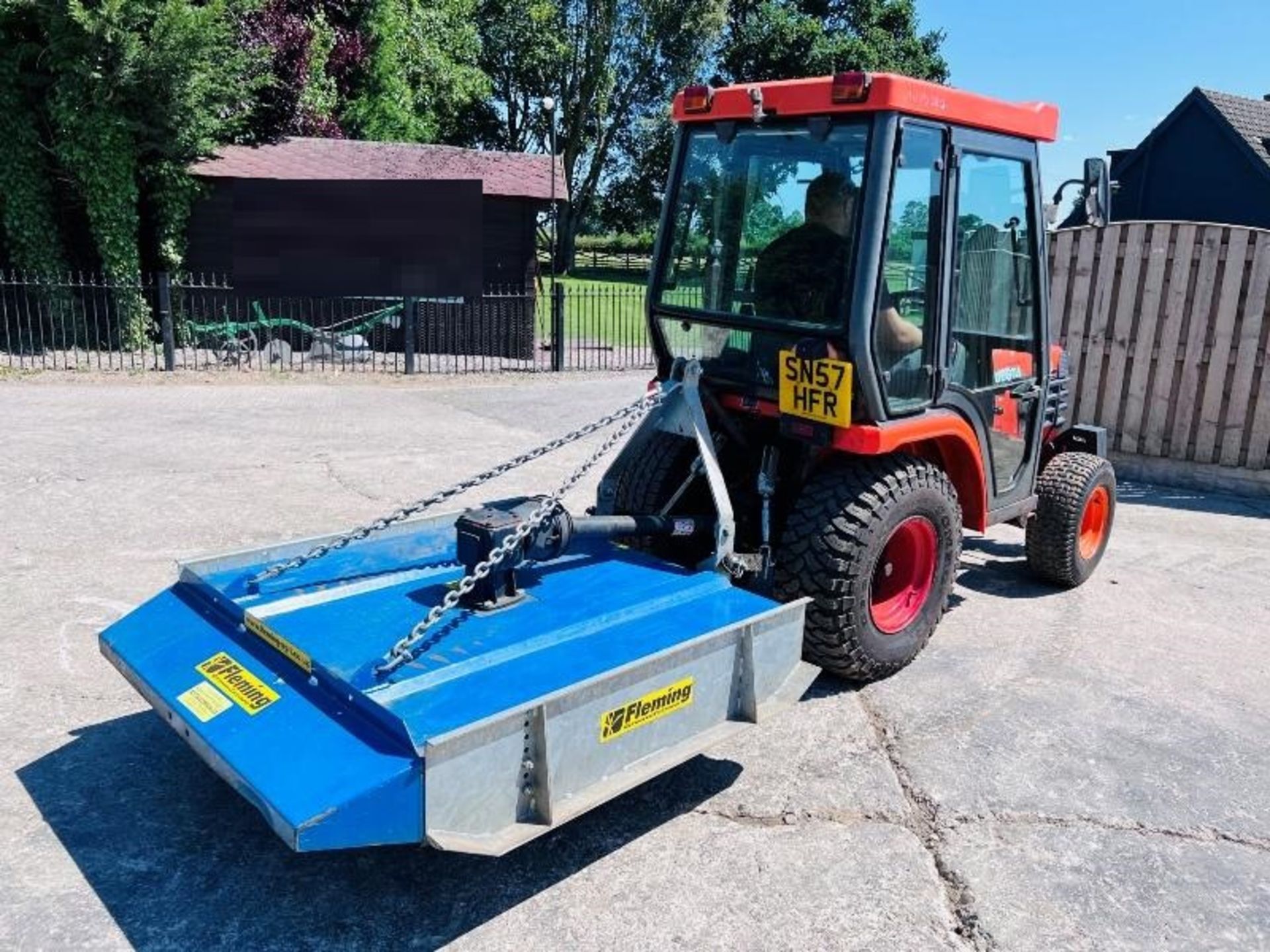 KUBOTA B2410 4WD COMPACT TRACTOR C/W FLEMMING TOPPER & FRONT WEIGHTS - Image 19 of 19