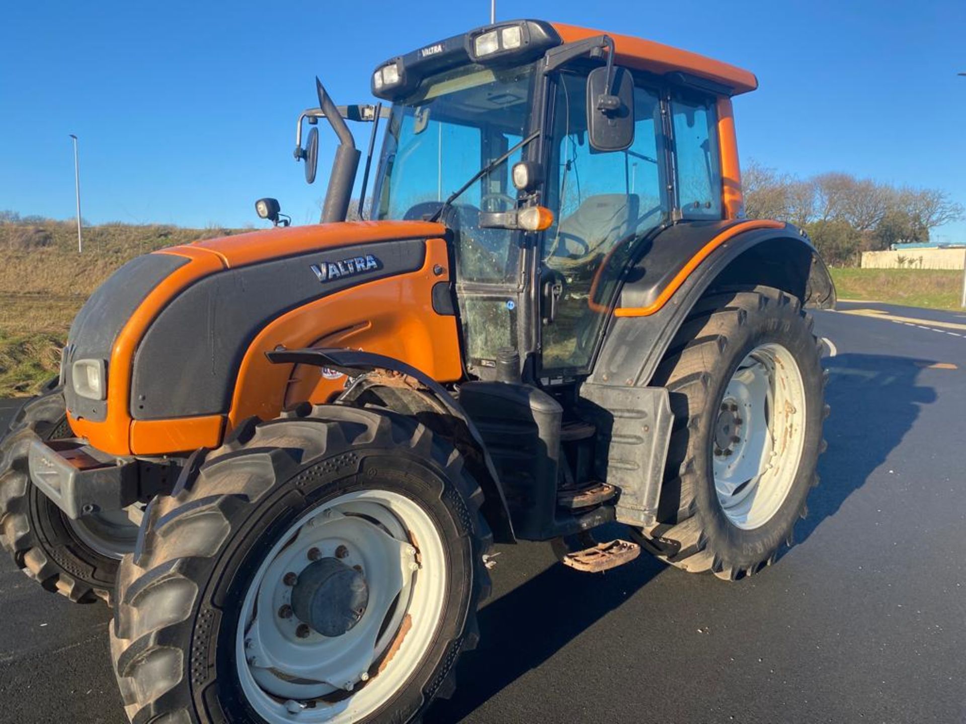 VALTRA N101 TRACTOR - 2013 - Image 4 of 9