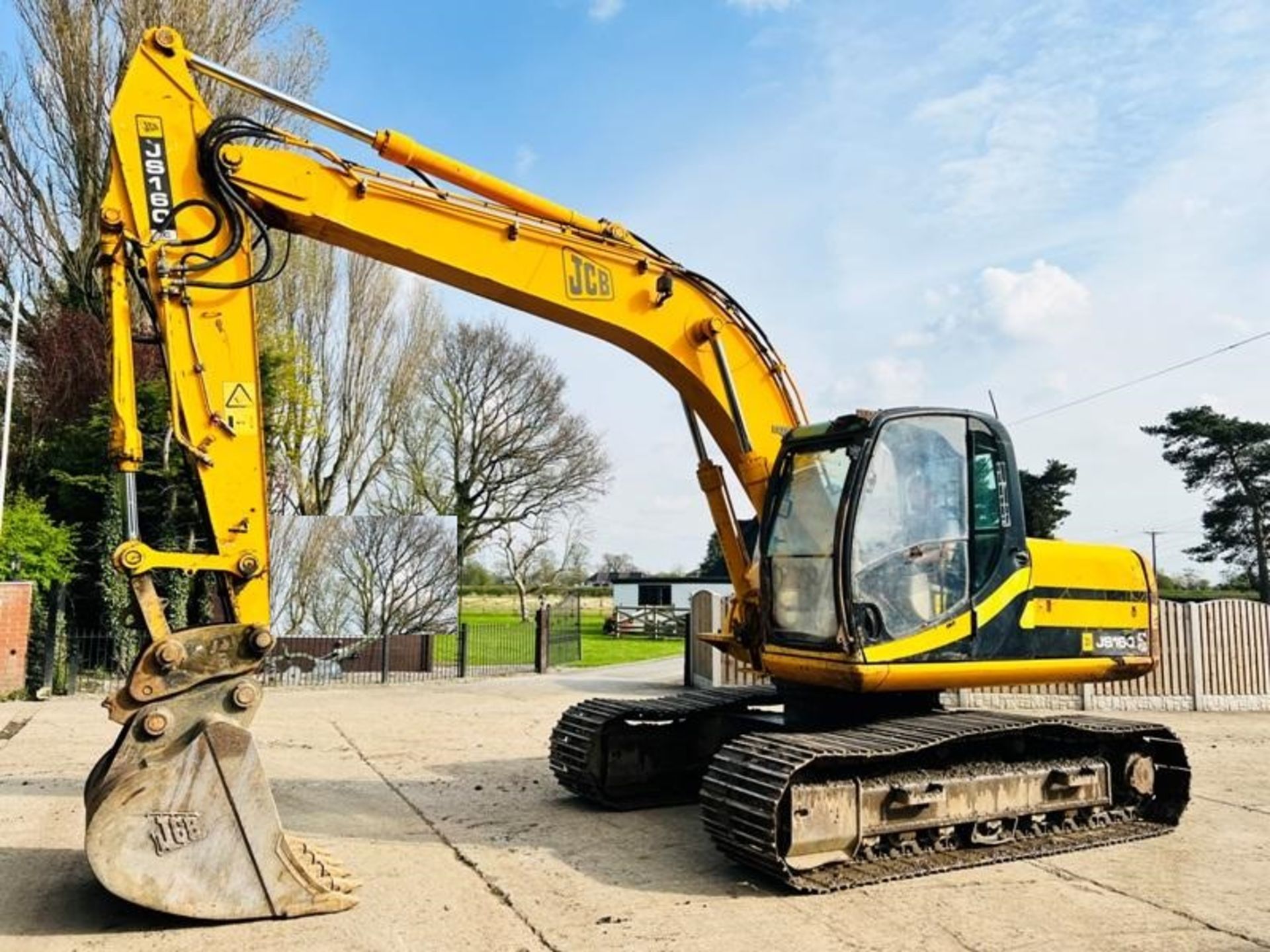 JCB JS160 TRACKED EXCAVATOR * YEAR 2006 * C/W QUICK HITCH AND BUCKET - Image 6 of 12