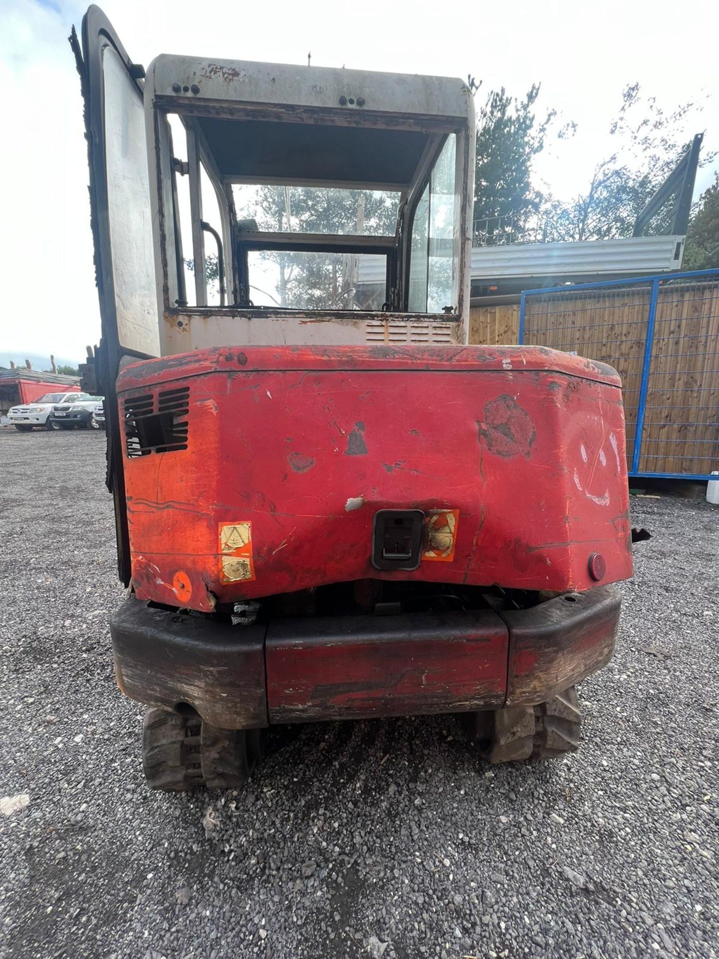 PELJOB 2.7 TON MINI DIGGER START RUNS 3 BUCKETS ELECTRIC START - Image 8 of 12