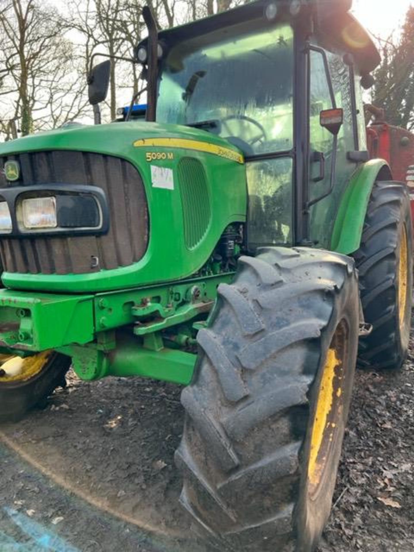 JOHN DEERE 5090M TACTOR - 2010 - 4977 HOURS