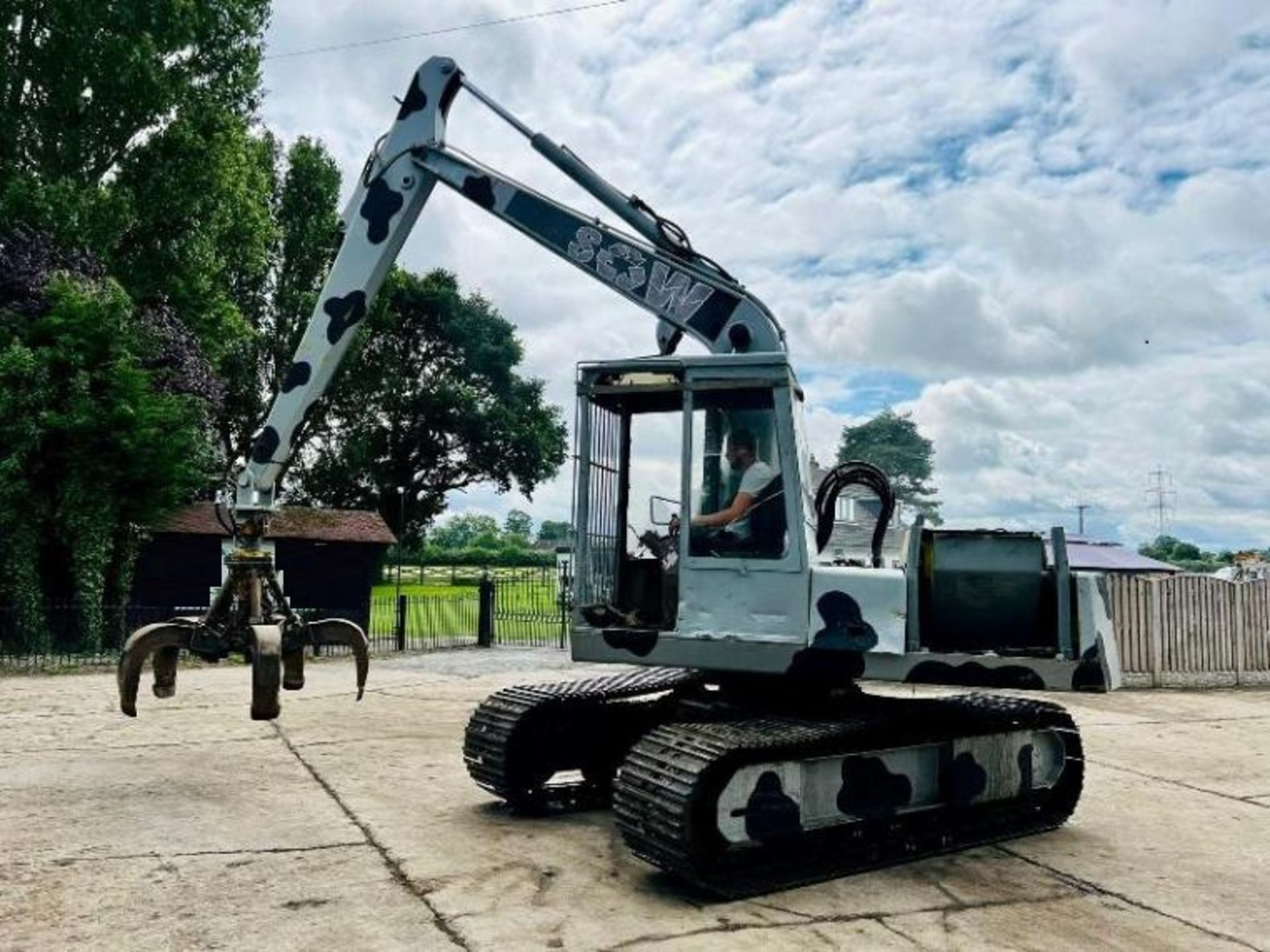 HYMAC TRACKED EXCAVATOR C/W 5 TINE SCRAP GRAB - Image 9 of 10