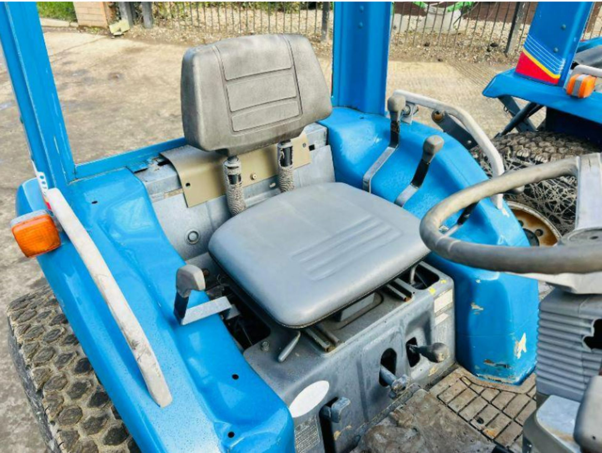 ISEKI TF17F 4WD COMPACT TRACTOR * CHOICE OF TWO - Bild 7 aus 14