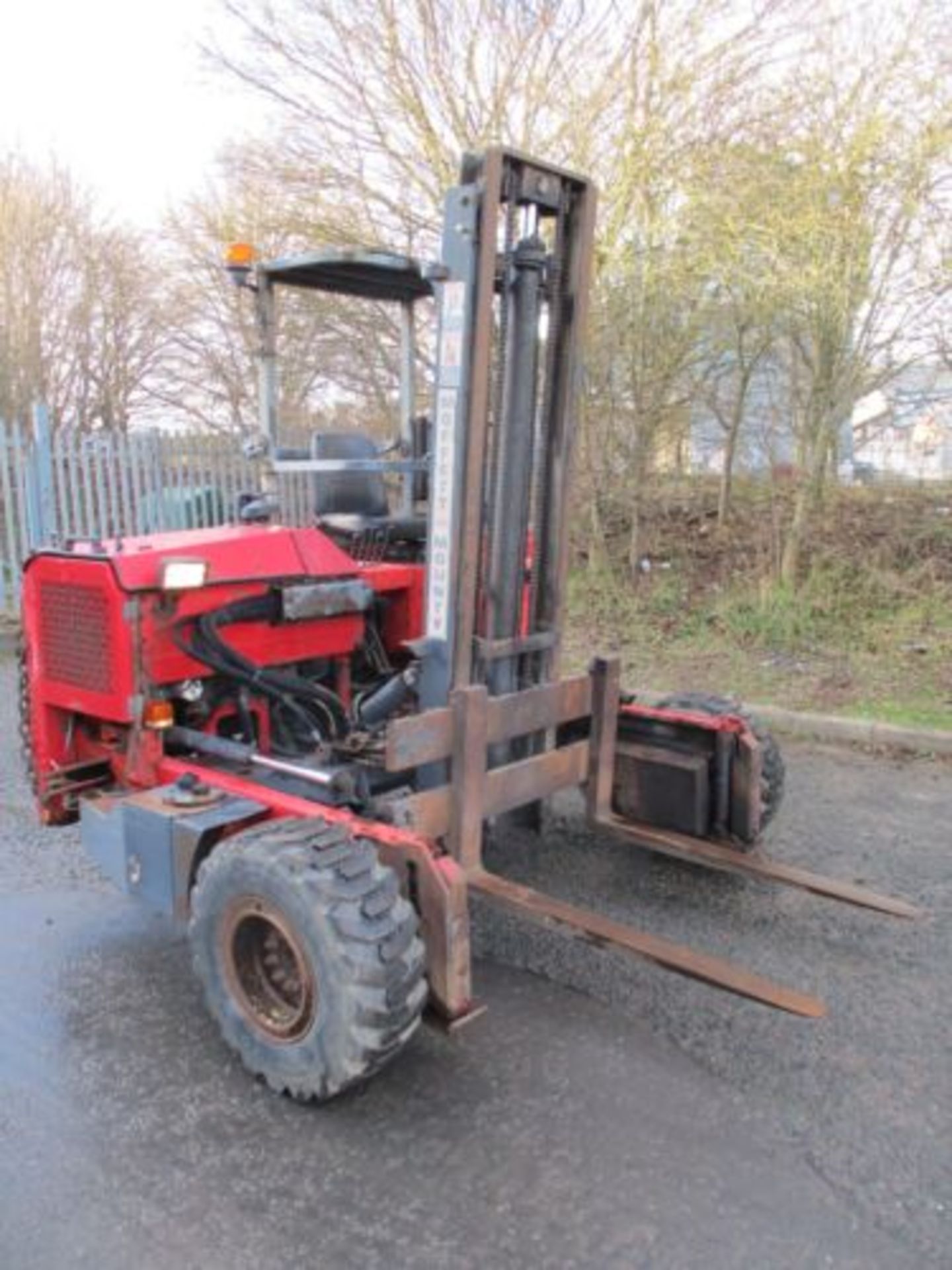 MOFFETT MOUNTY M2003 FORK LIFT FORKLIFT TRUCK MOUNTED 2 TON 3WD - Image 5 of 11