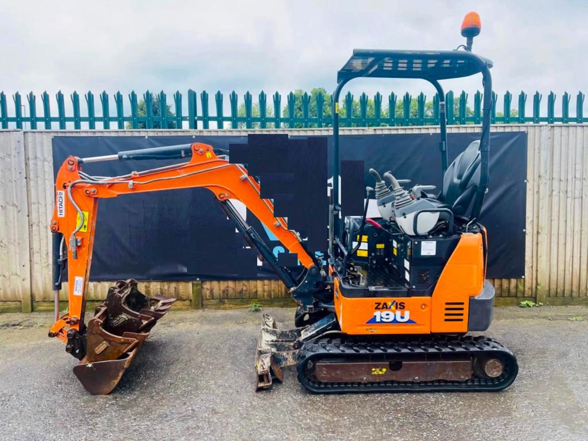 HITACHI ZX19U-5 EXCAVATOR - RESERVE LOWERED!!