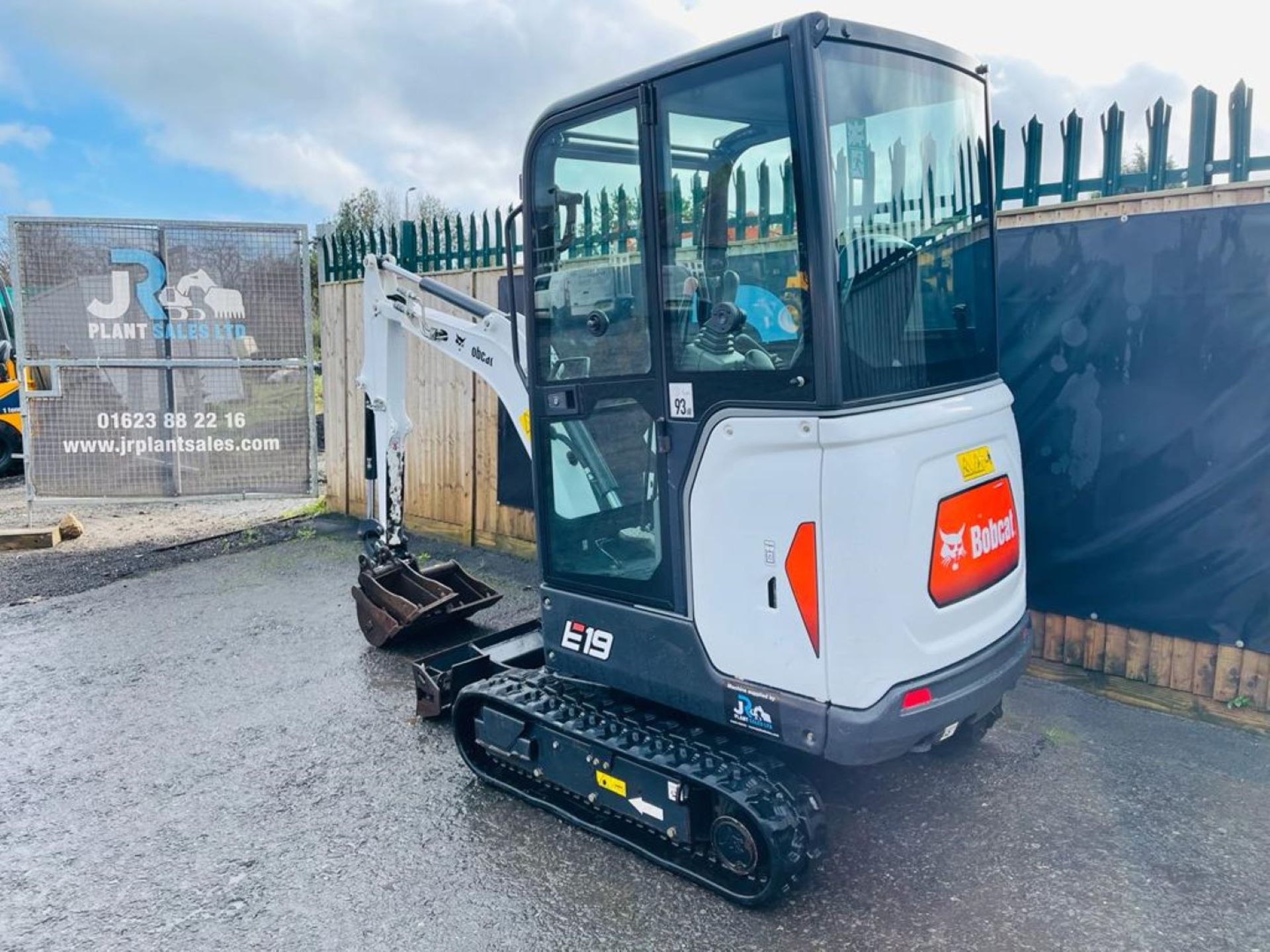 BOBCAT E19 EXCAVATOR - Image 3 of 10