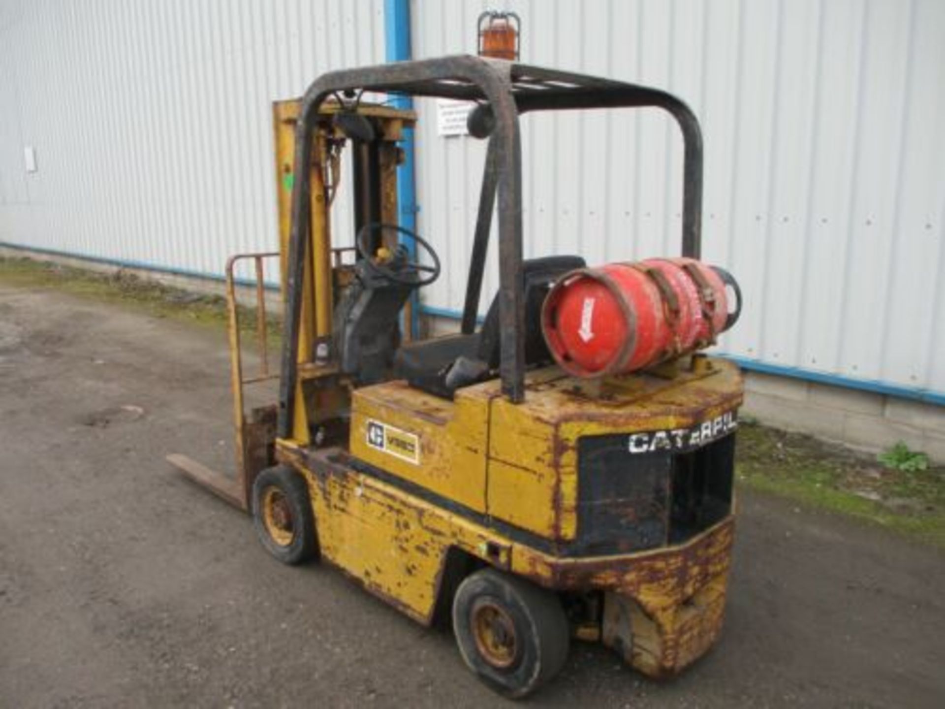 CAT CATERPILLAR V35D FORK LIFT FORKLIFT TRUCK STACKER CONTAINER SPEC TRIPLE MAST - Image 2 of 11