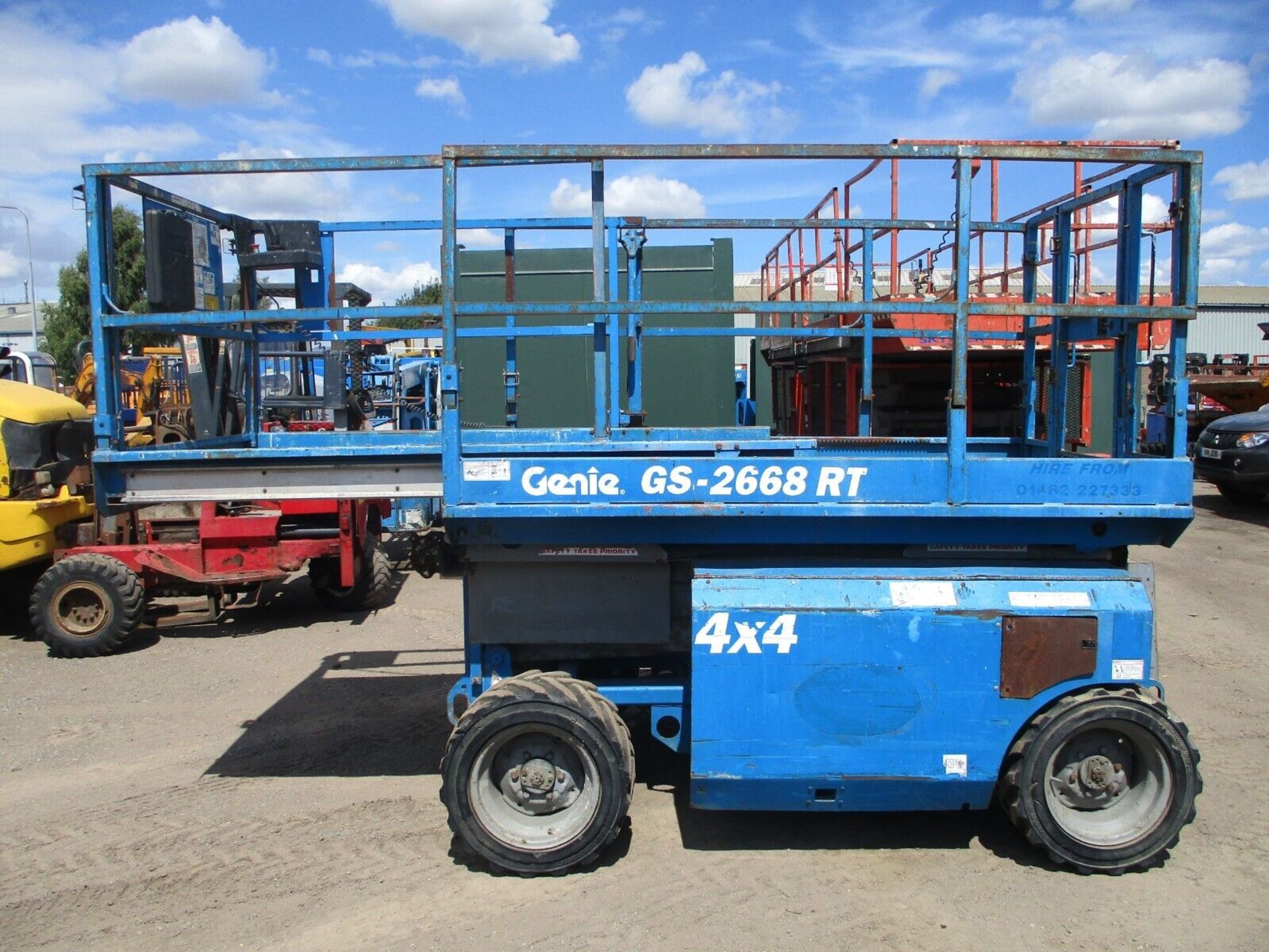 2006 GENIE GS 2668 SCISSOR LIFT ACCESS PLATFORM CHERRY PICKER MEWP UPRIGHT 4X4 - Image 5 of 11