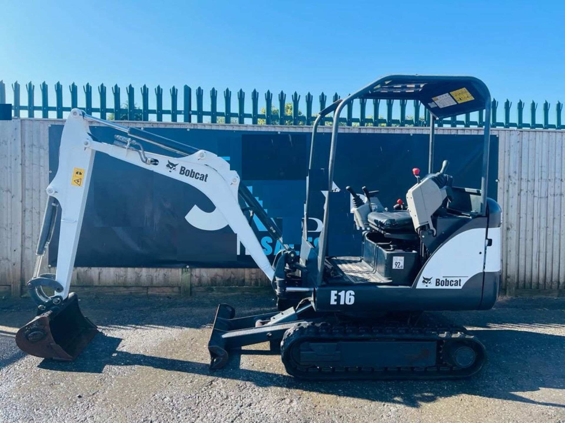 BOBCAT E16 EXCAVATOR