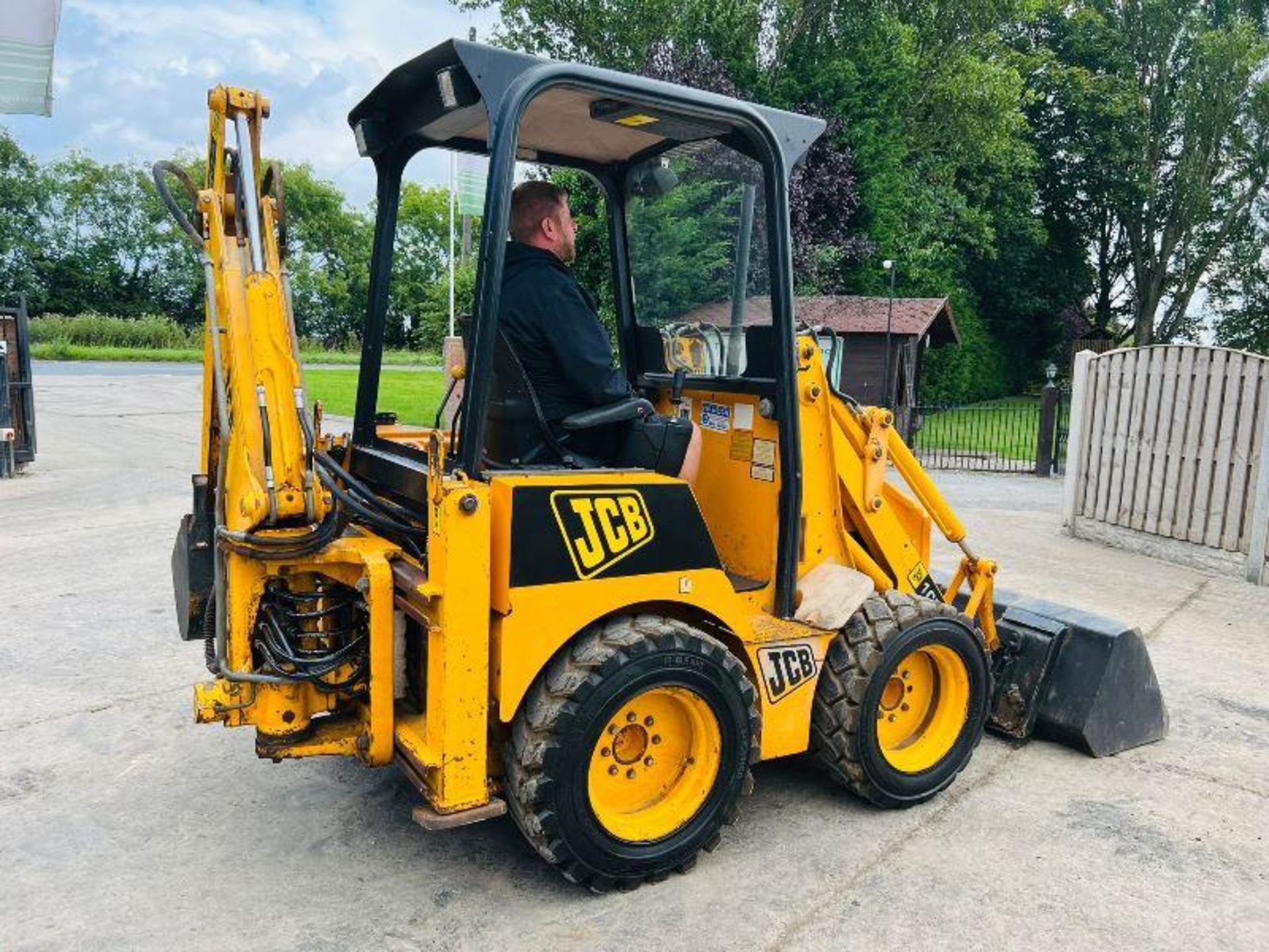 JCB 1CX 4WD BACKHOE DIGGER C/W BUCKET & TINES - Image 5 of 20