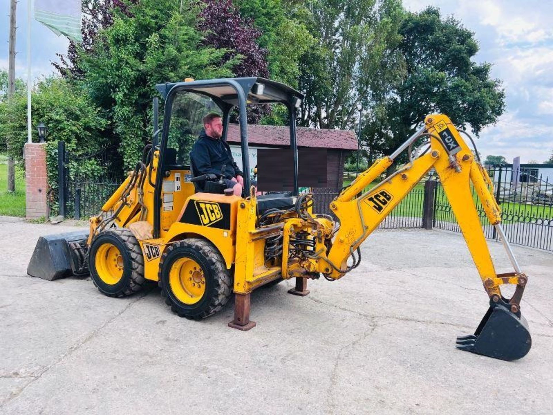 JCB 1CX 4WD BACKHOE DIGGER C/W BUCKET & TINES - Image 10 of 20