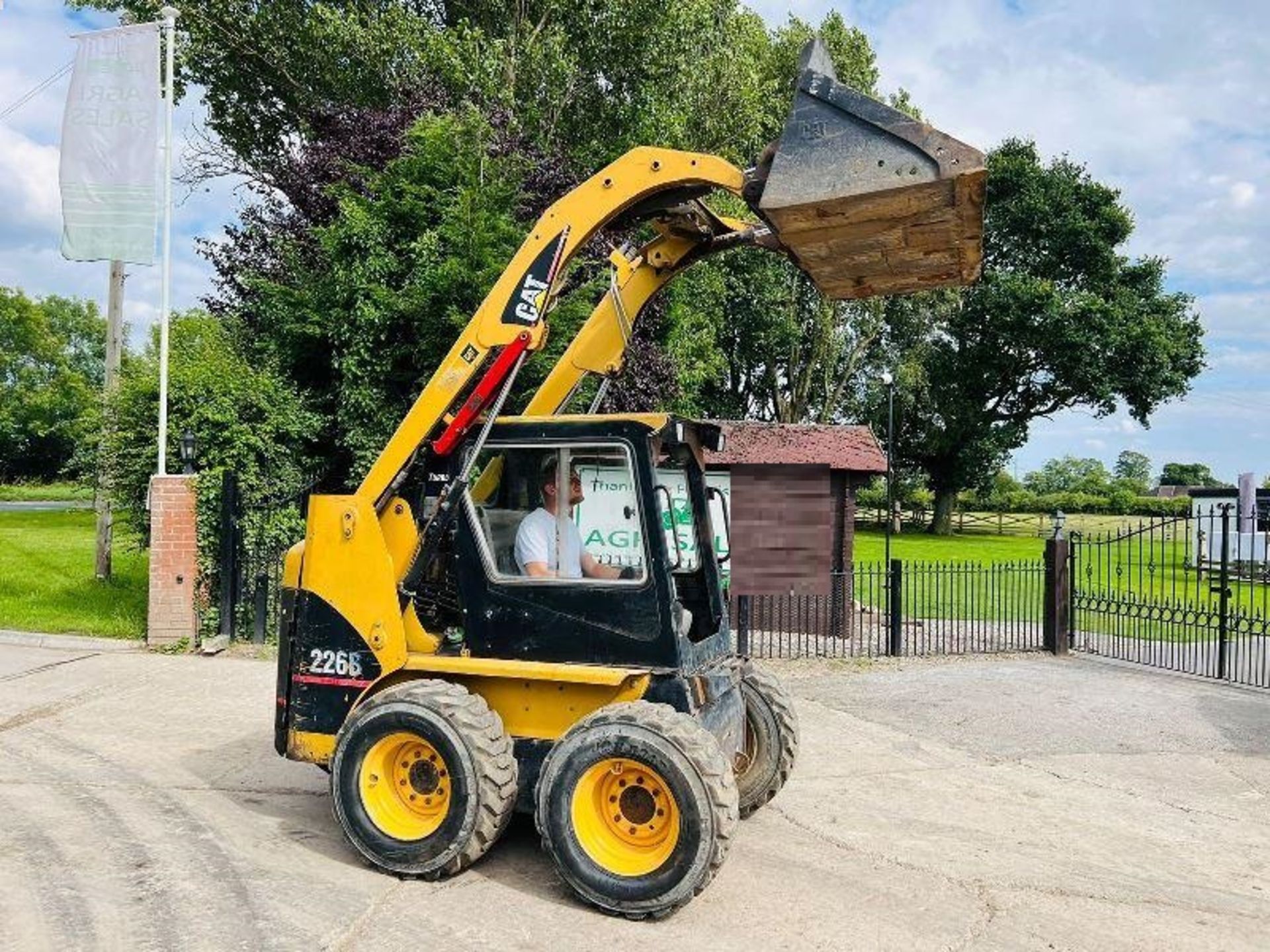 CATERPILLAR 266B 4WD SKIDSTEER C/W BUCKET - Image 15 of 18