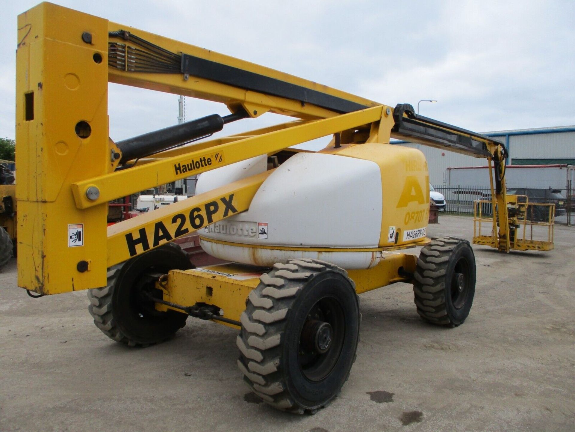 2004 HAULOTTE HA26PX CHERRY PICKER SCISSOR LIFT ACCESS PLATFORM MEWP GENIE BOOM - Image 9 of 17