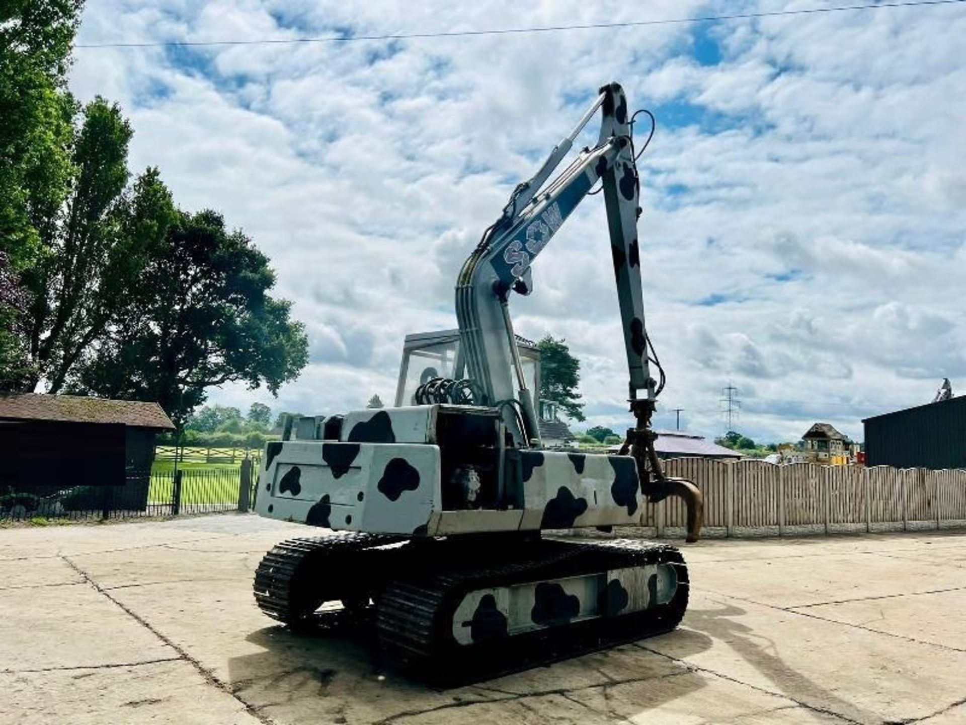 HYMAC TRACKED EXCAVATOR C/W 5 TINE SCRAP GRAB - Image 5 of 10