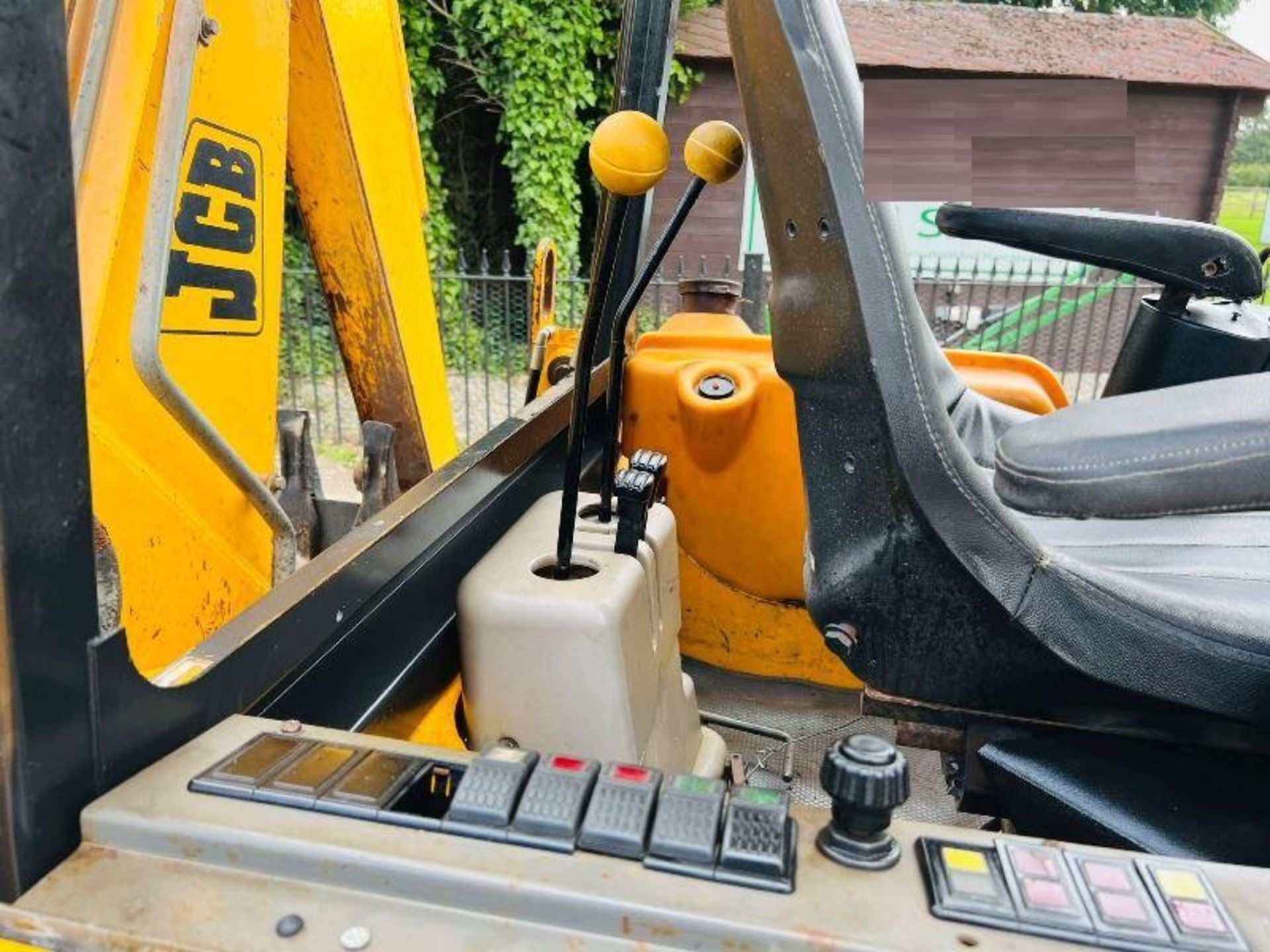 JCB 1CX 4WD BACKHOE DIGGER C/W BUCKET & TINES - Image 18 of 20