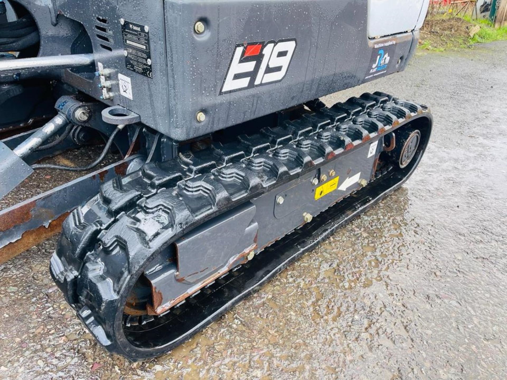 BOBCAT E19 EXCAVATOR - Image 6 of 10