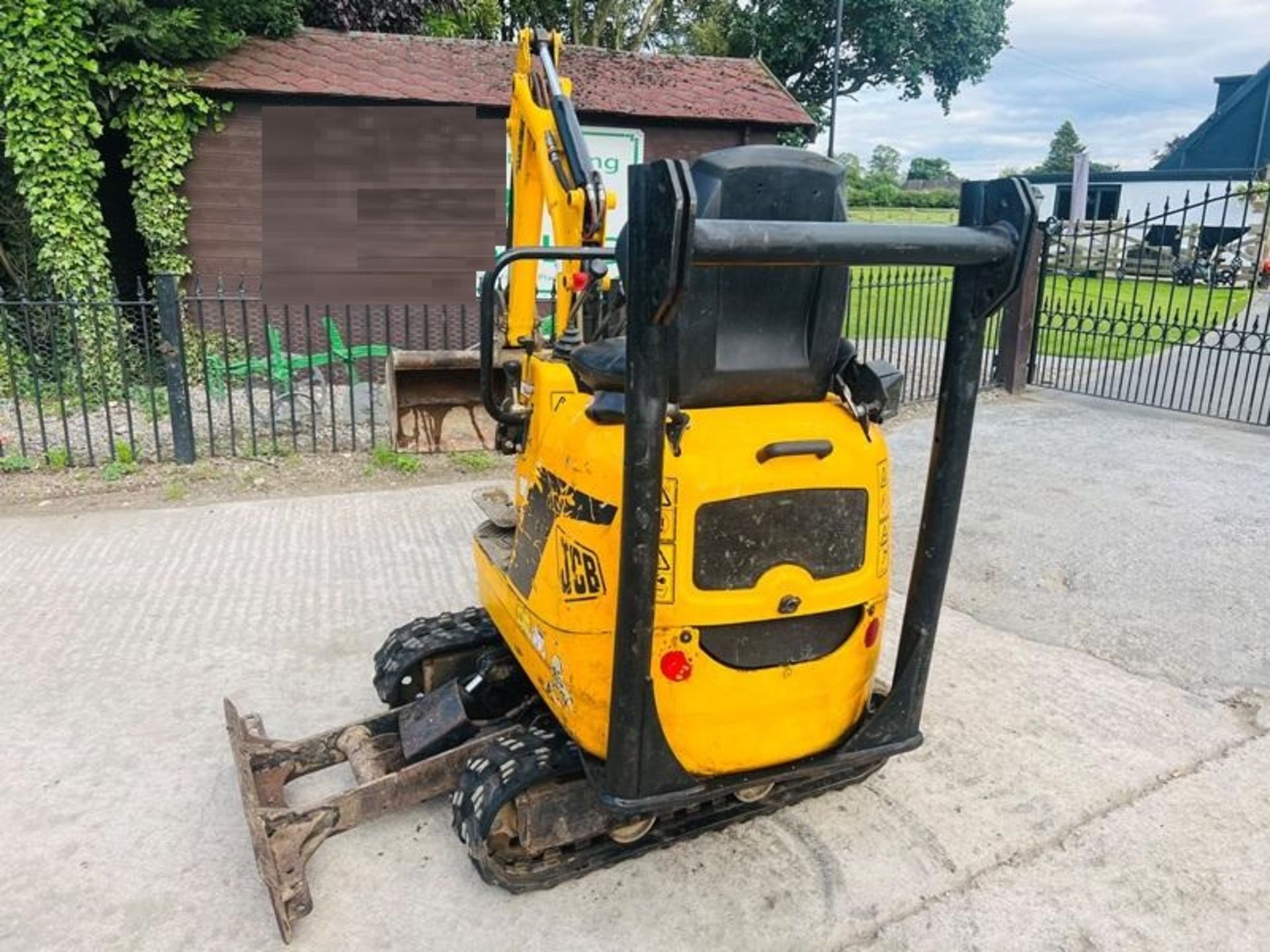 JCB MICRO 8008 DIGGER *2753 HOURS* C/W EXPANDING & RUBBER TRACKS - Image 3 of 10