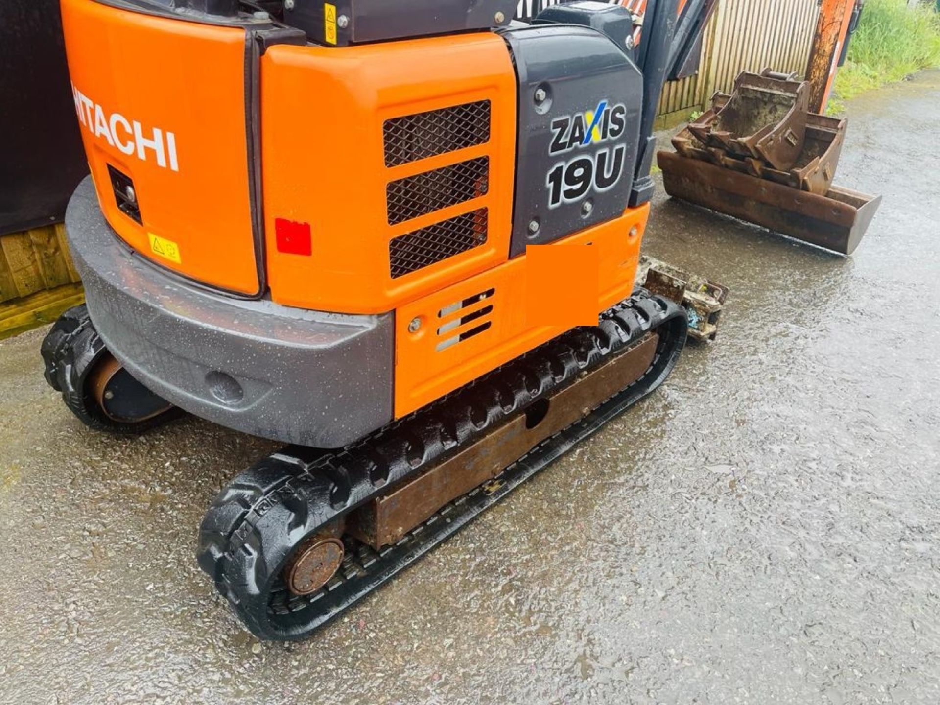 HITACHI ZX19U-5 EXCAVATOR - RESERVE LOWERED!! - Image 10 of 13