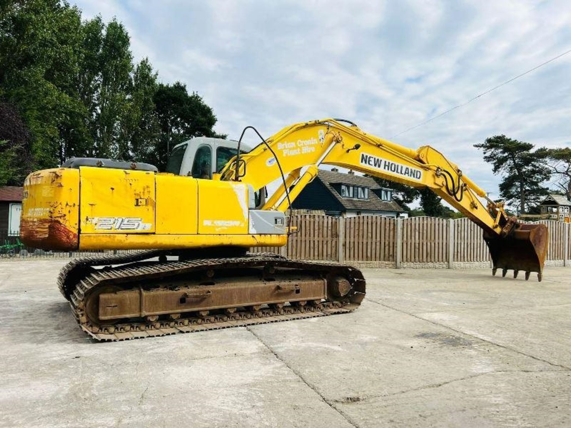 NEW HOLLAND E215 TRACKED EXCAVATOR C/W QUICK HITCH - Image 16 of 18