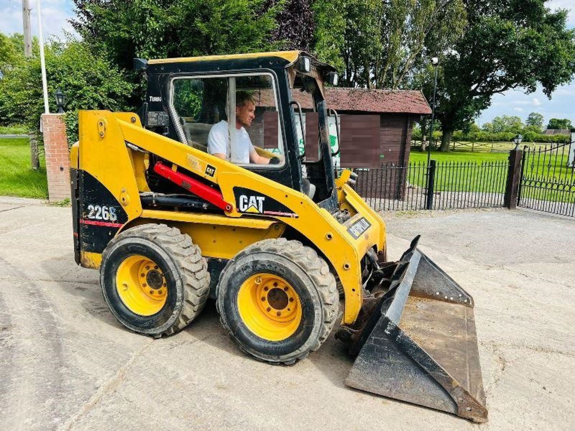 CATERPILLAR 266B 4WD SKIDSTEER C/W BUCKET - Image 3 of 18