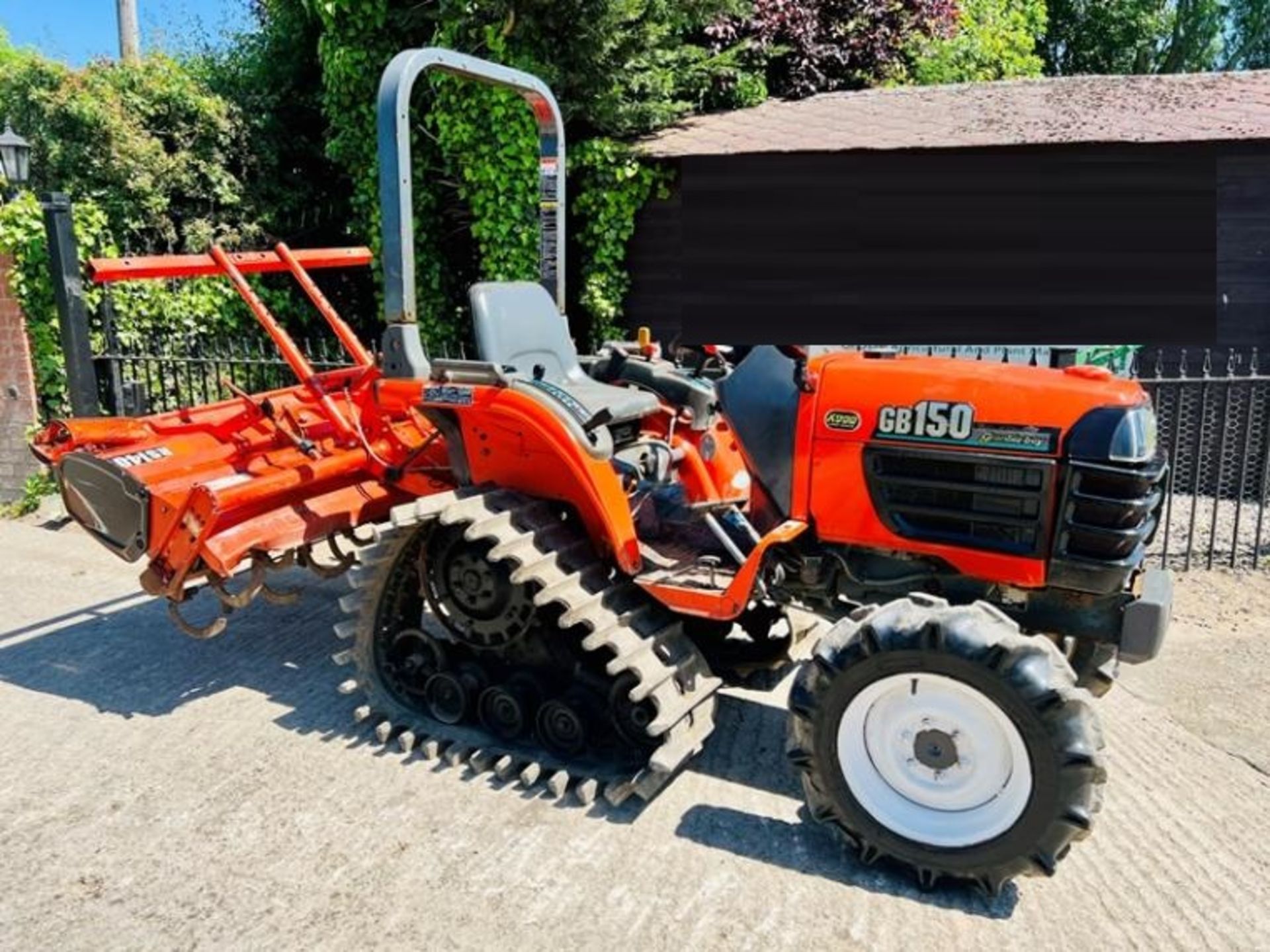 KUBOTA GB150 HALF TRACK COMPACT TRACTOR *904 HOURS* C/W KUBOTA ROTAVATOR - Image 5 of 16