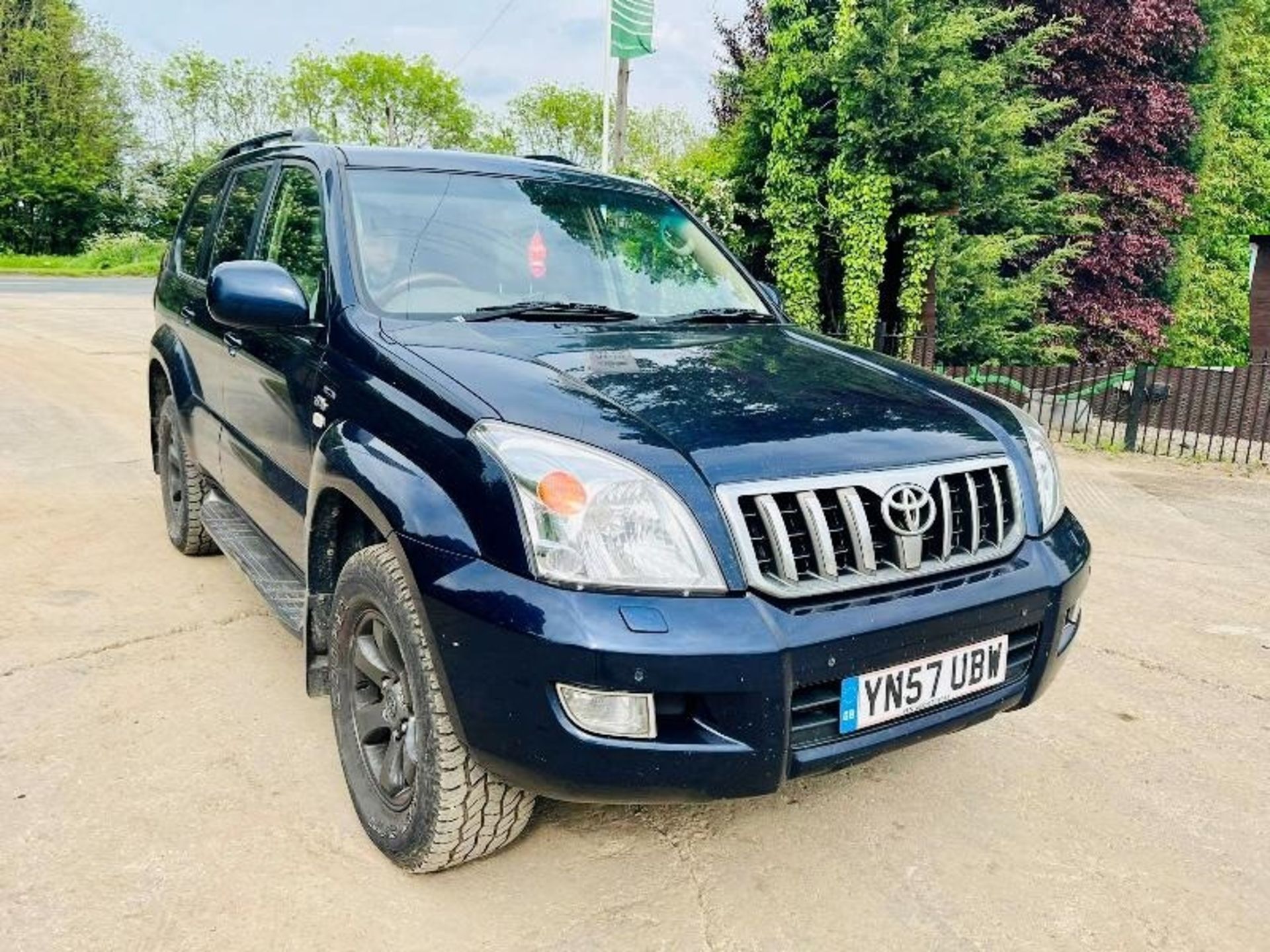 TOYOTA LAND CRUISER INVINSIBLE 4WD VEHICLE *MOT'D TILL 2ND APRIL 2024