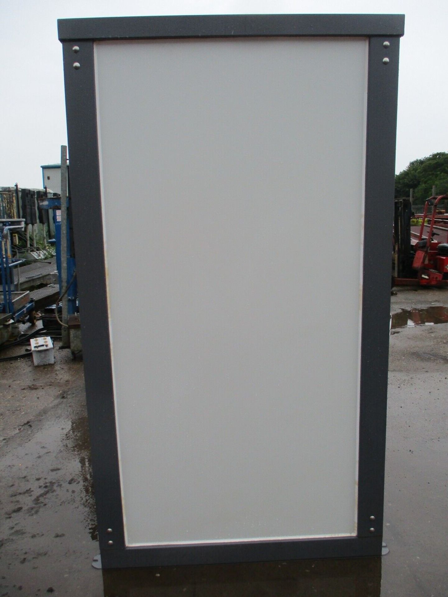 UNUSED 1.1M X 1.3M TOILET BLOCK SHIPPING CONTAINER DELIVERY ARRANGED - Image 4 of 5