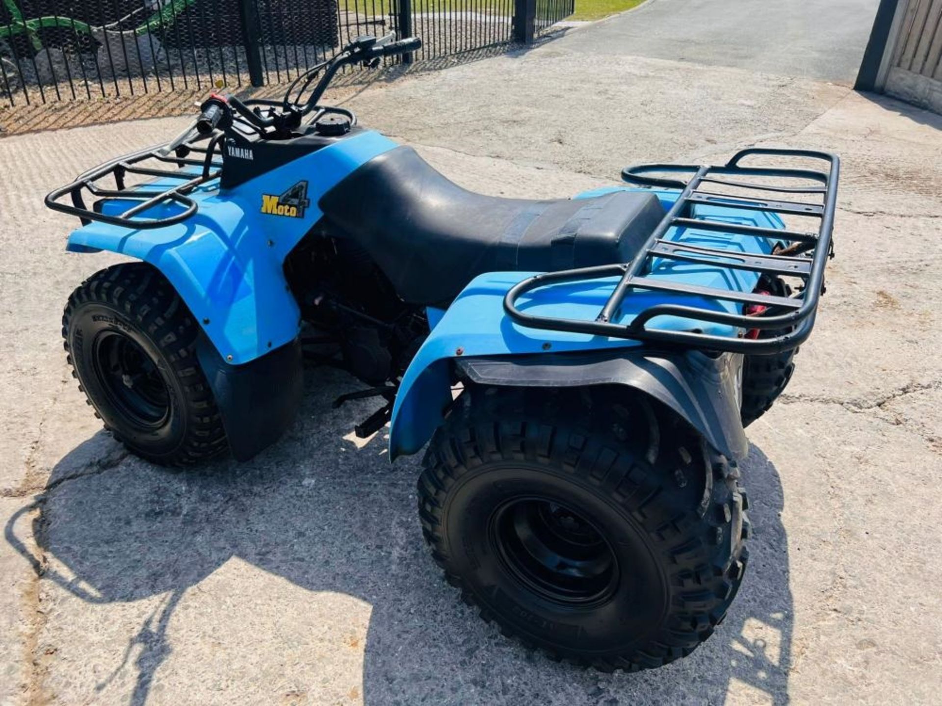 YAMAHA MOTO4 4WD QUAD BIKE C/W CARRY RACKS