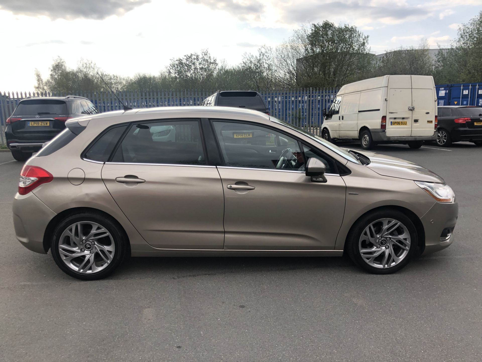 2014 CITROEN C4 1.6 HDI EXCLUSIVE AIRDREAM 5 DOOR HATCHBACK - 134,000 MILES - 1 KEY - Image 7 of 17