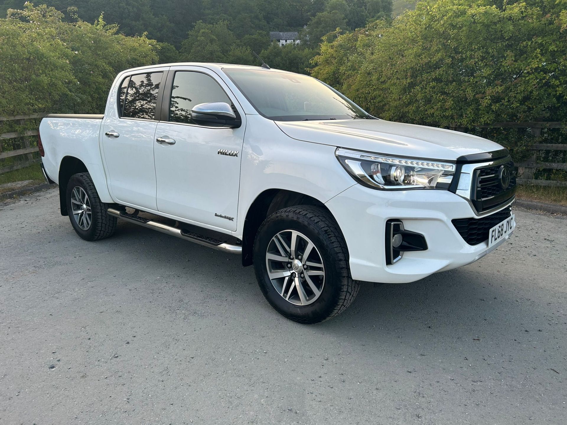 AUTOMATIC 2018 TOYOTA HILUX LIMITED EDITION FACELIFT ROLLER SHUTTER