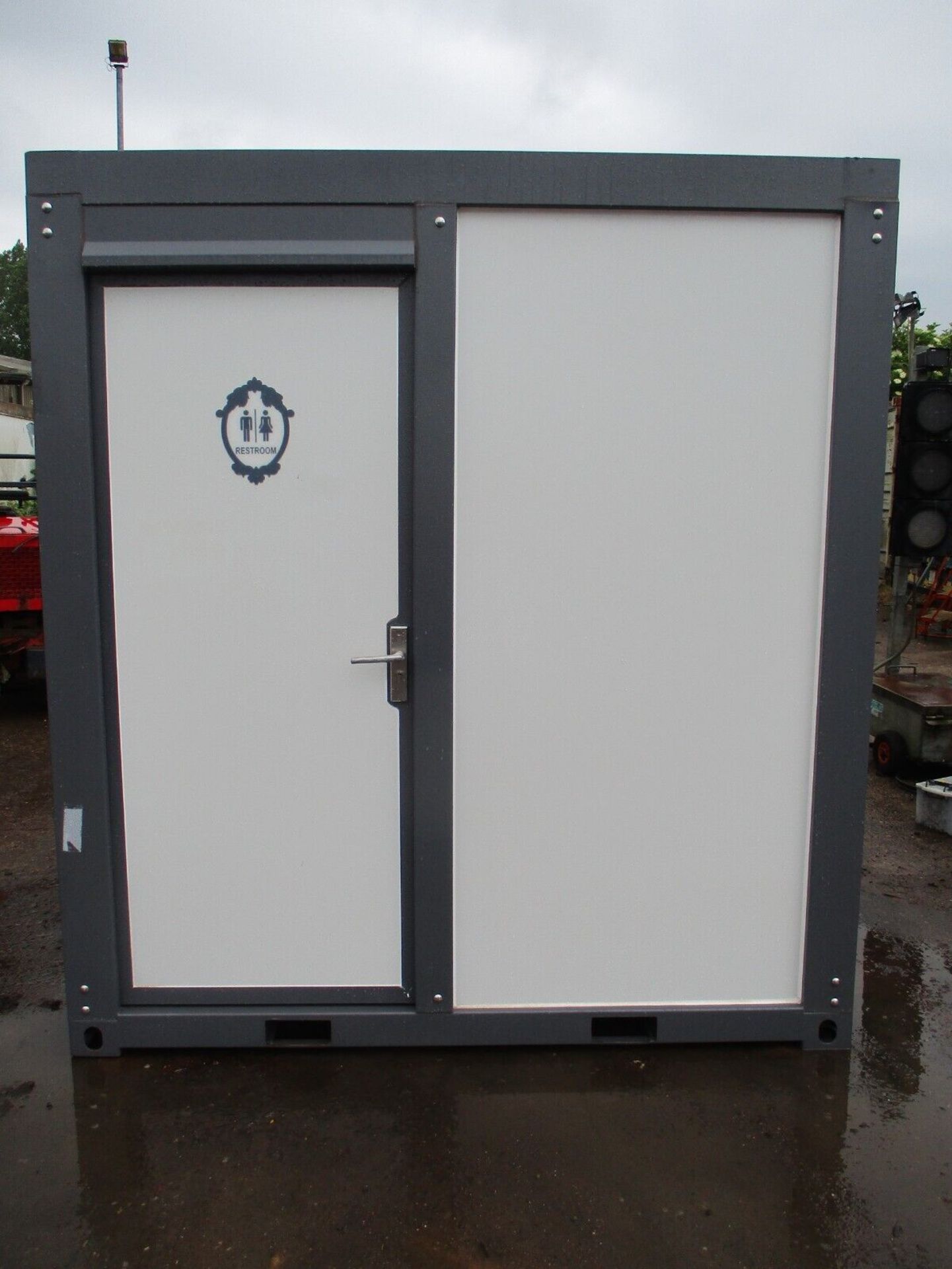 UNUSED 2.15M X 1.9M SHOWER TOILET BLOCK SHIPPING CONTAINER DELIVERY ARRANGED - Image 9 of 9