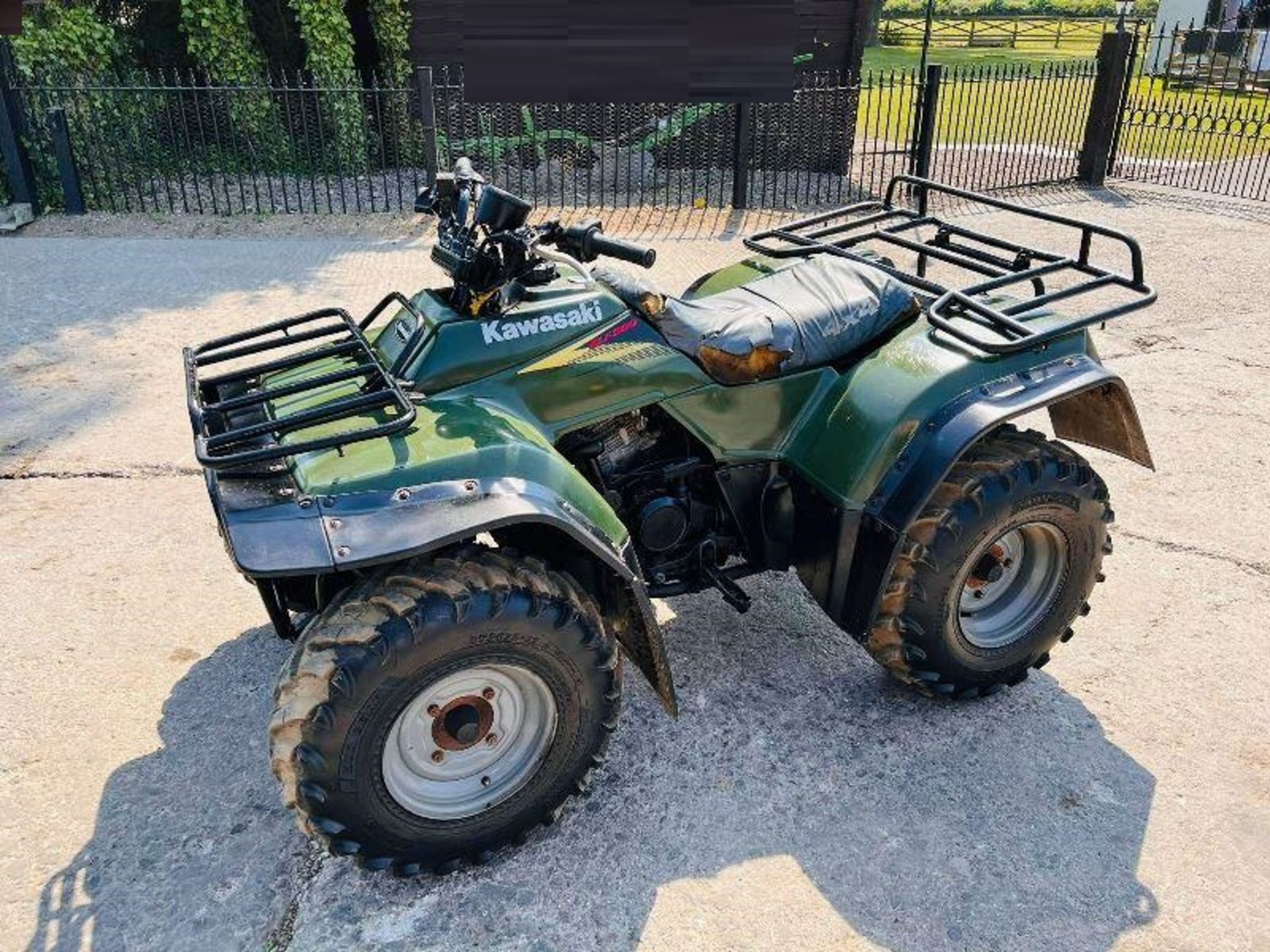 KAWASAKI KLF300 4X4 QUAD BIKE C/W FRONT & REAR CARRY RACKS - Image 12 of 16