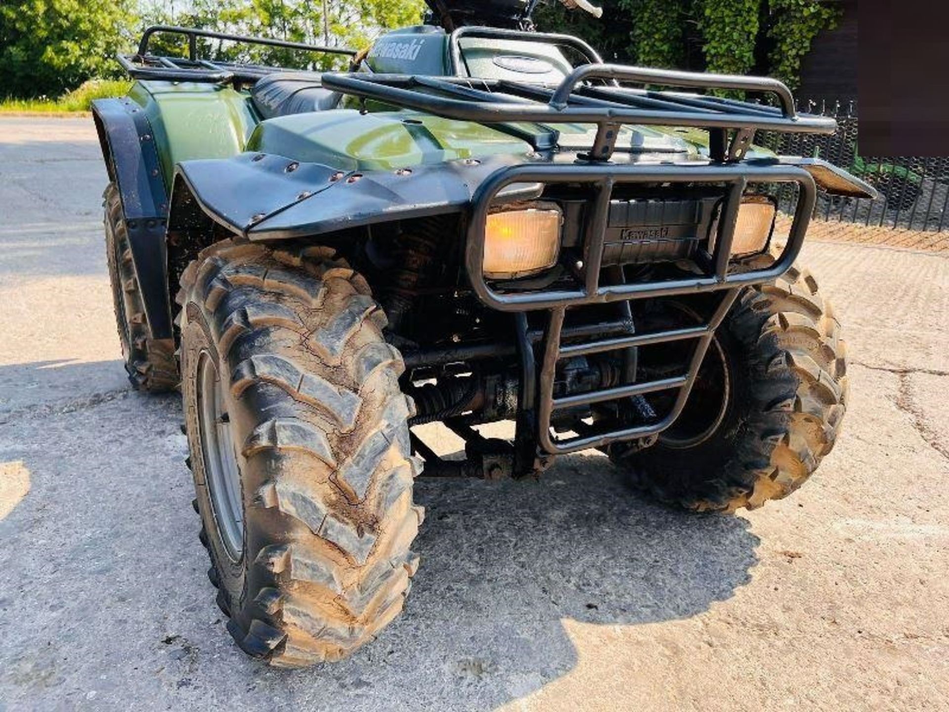 KAWASAKI KLF300 4X4 QUAD BIKE C/W FRONT & REAR CARRY RACKS - Image 11 of 16