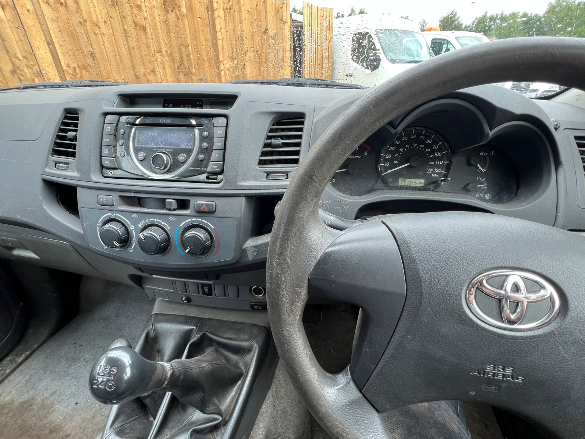 2012 TOYOTA HILUX HL2 PICK UP - DAB RADIO - A/C - ELECTRIC MIRRORS. - Image 8 of 14
