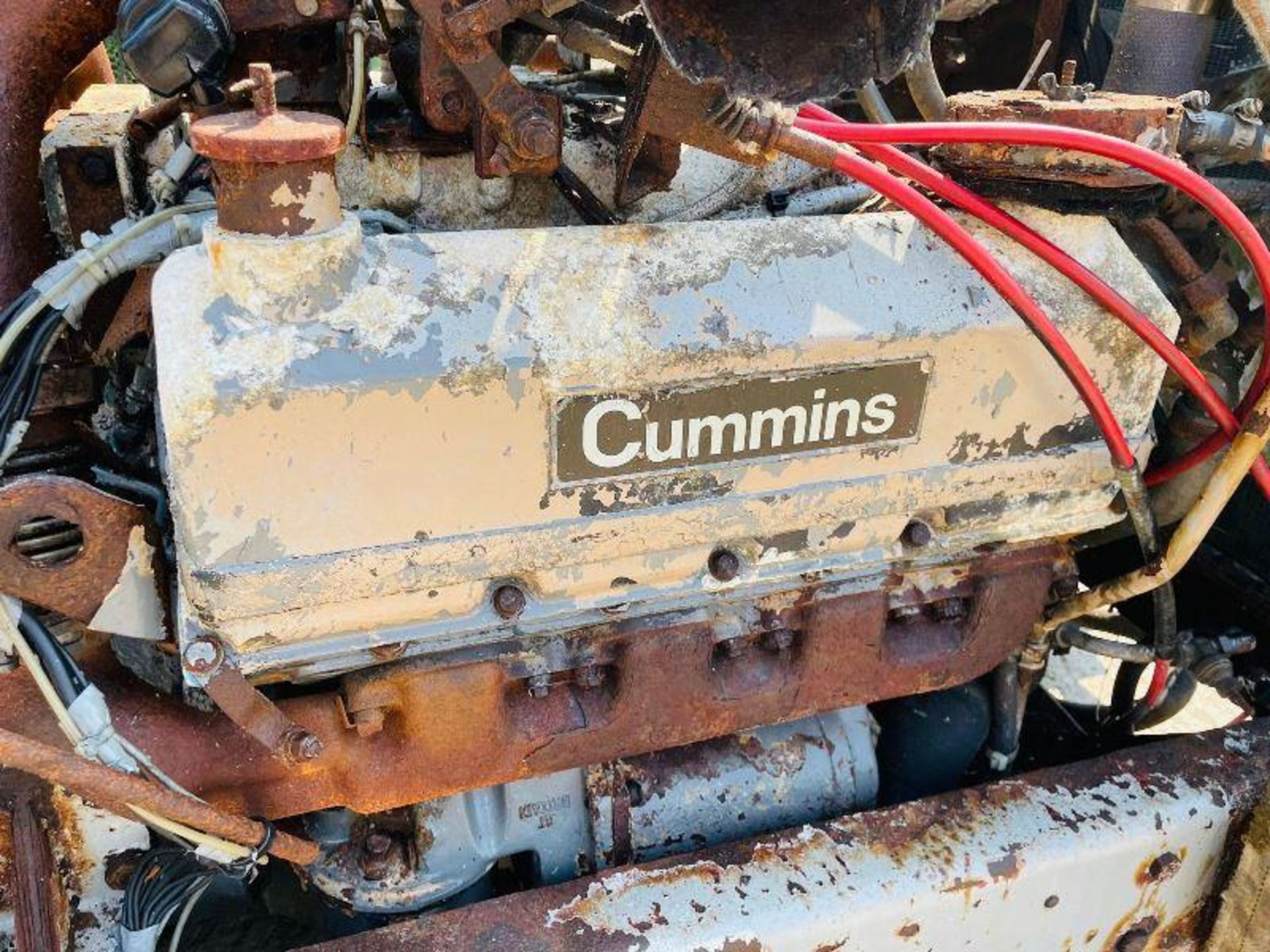 CUMMINS V8 TURBO ENGINE C/W GEAR BOX