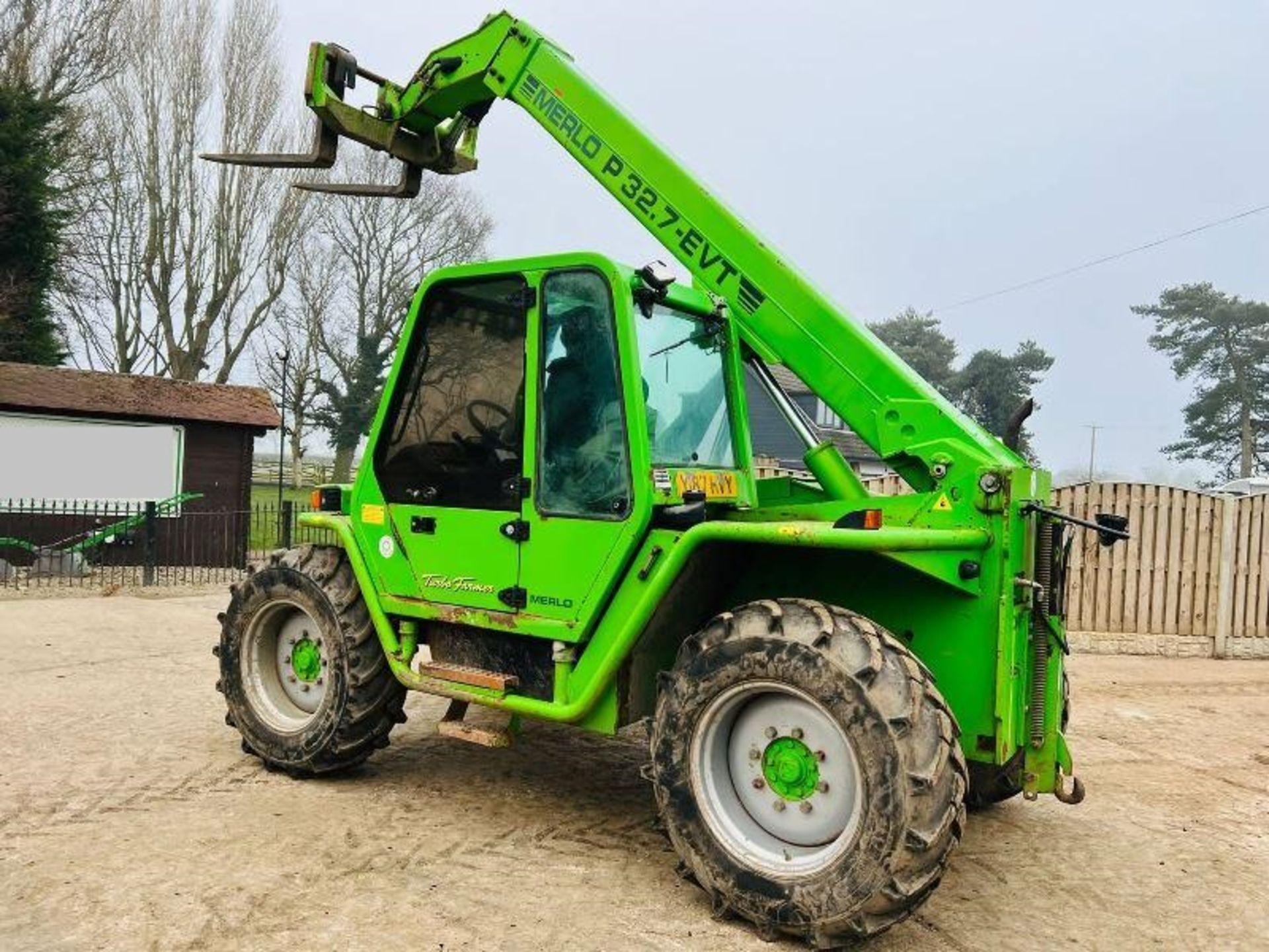 MERLO P32.7 4WD TELEHANDLER * AG-SPEC* C/W PALLET TINES & PICK UP HITCH - Image 8 of 10