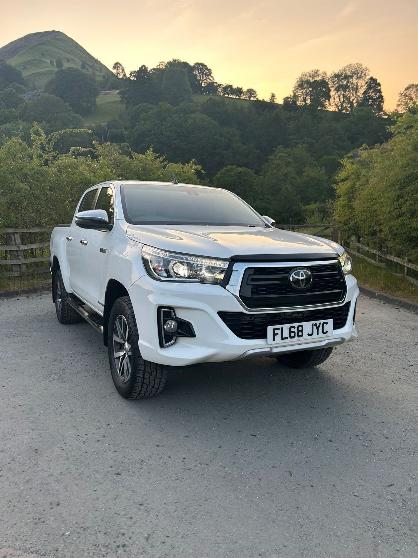 AUTOMATIC 2018 TOYOTA HILUX LIMITED EDITION FACELIFT ROLLER SHUTTER - Image 2 of 18