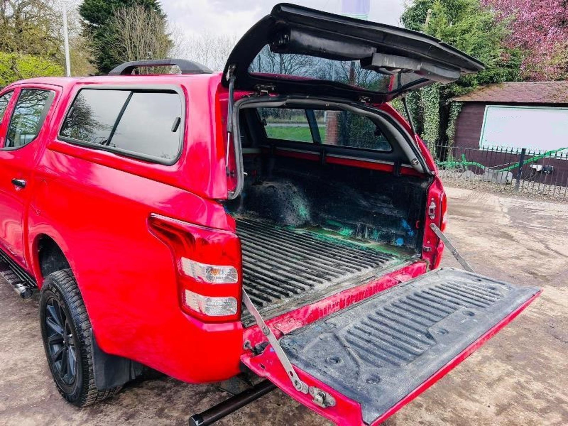 MITSUBISHI L200 4WD PICK UP * YESR 2016 , MOT'D TILL 26TH SEPTEMBER 2023 - Image 18 of 20